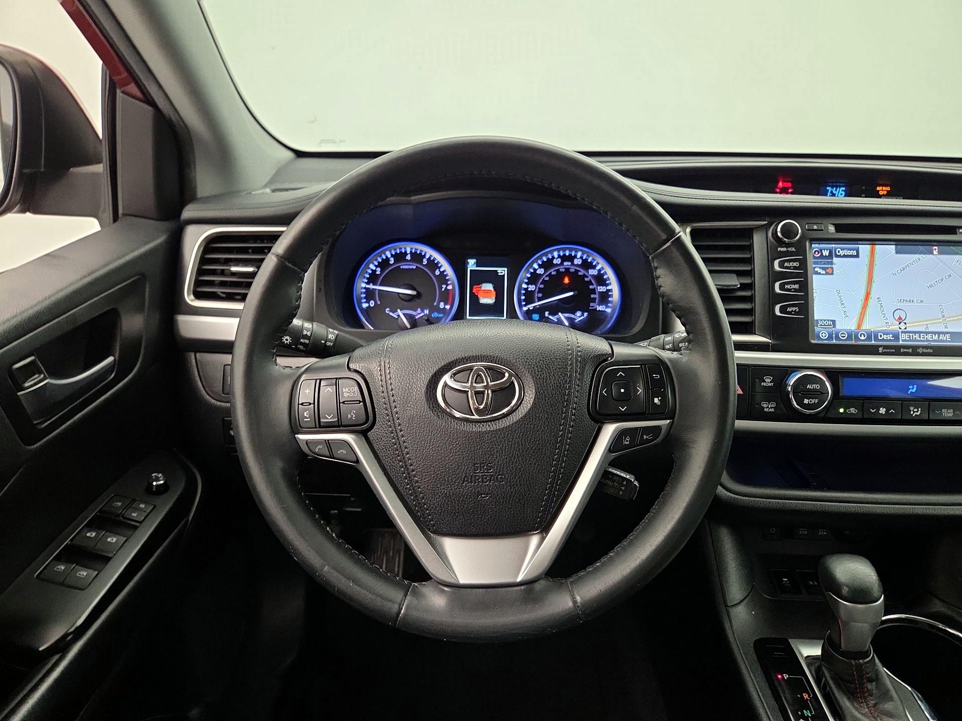 Thumbnail: 2019 Toyota Highlander - 10