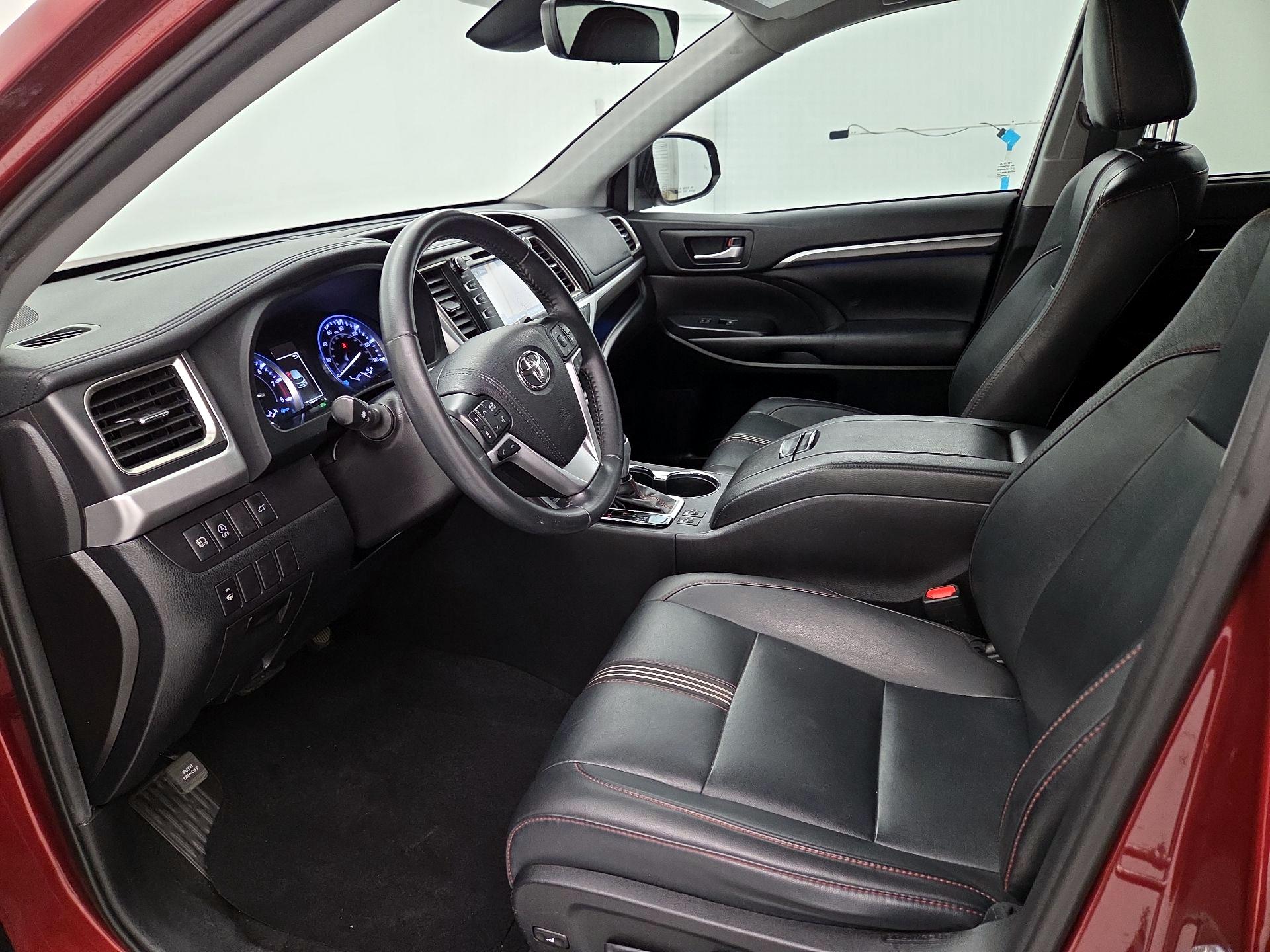 Thumbnail: 2019 Toyota Highlander - 11