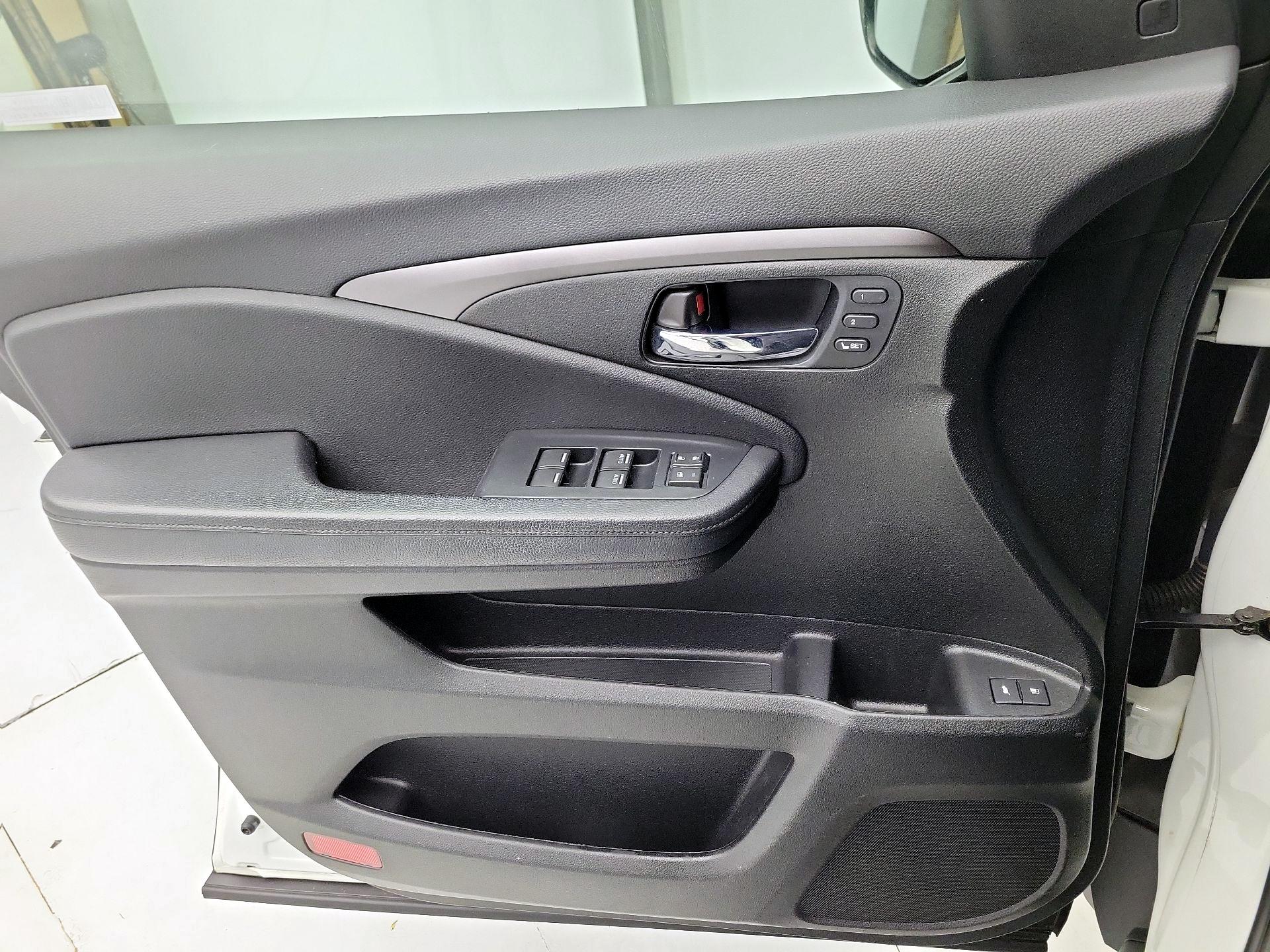 Thumbnail: 2021 Honda Pilot - 12