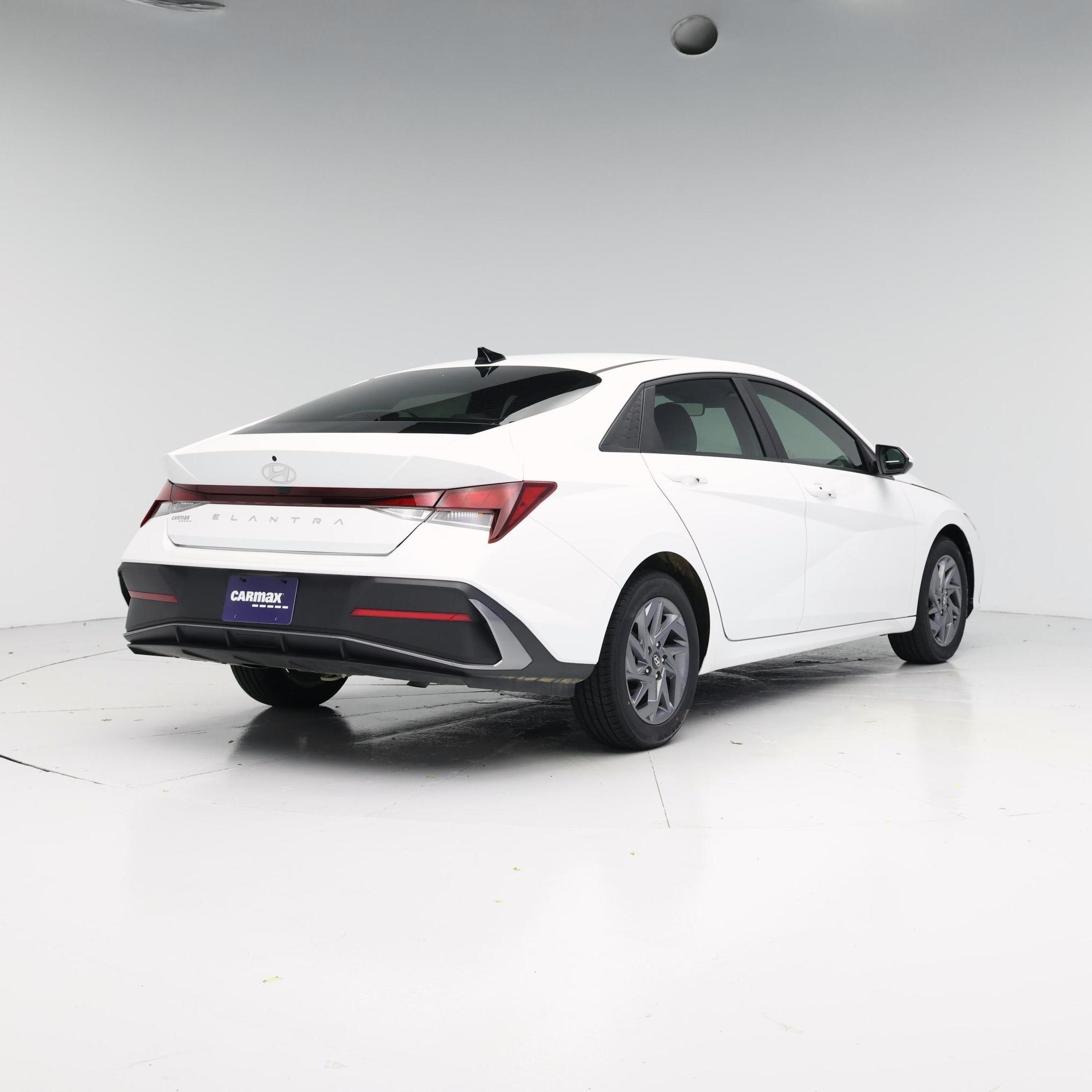 Thumbnail: 2024 Hyundai Elantra - 8