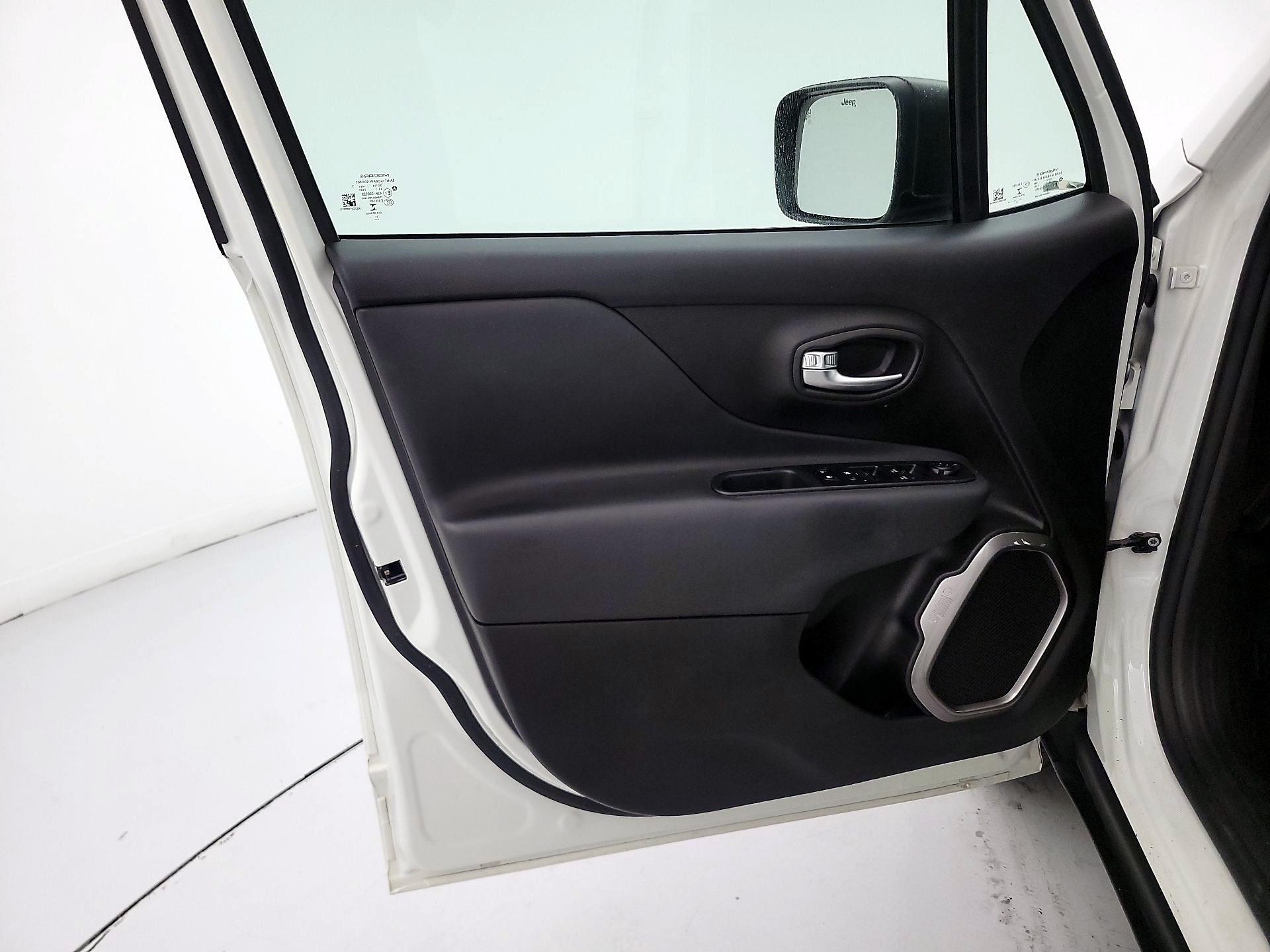 Thumbnail: 2022 Jeep Renegade - 12