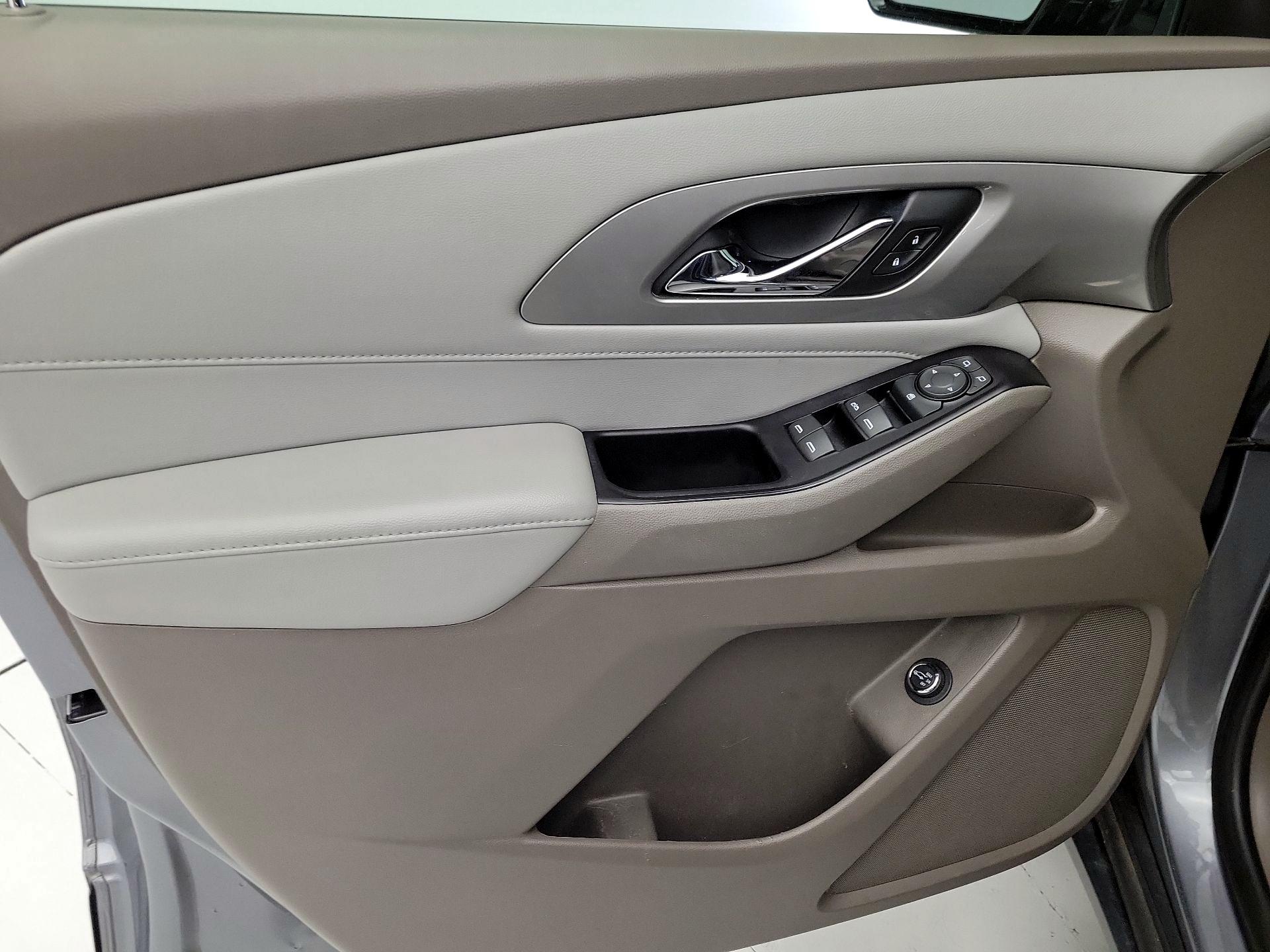Thumbnail: 2019 Chevrolet Traverse - 12