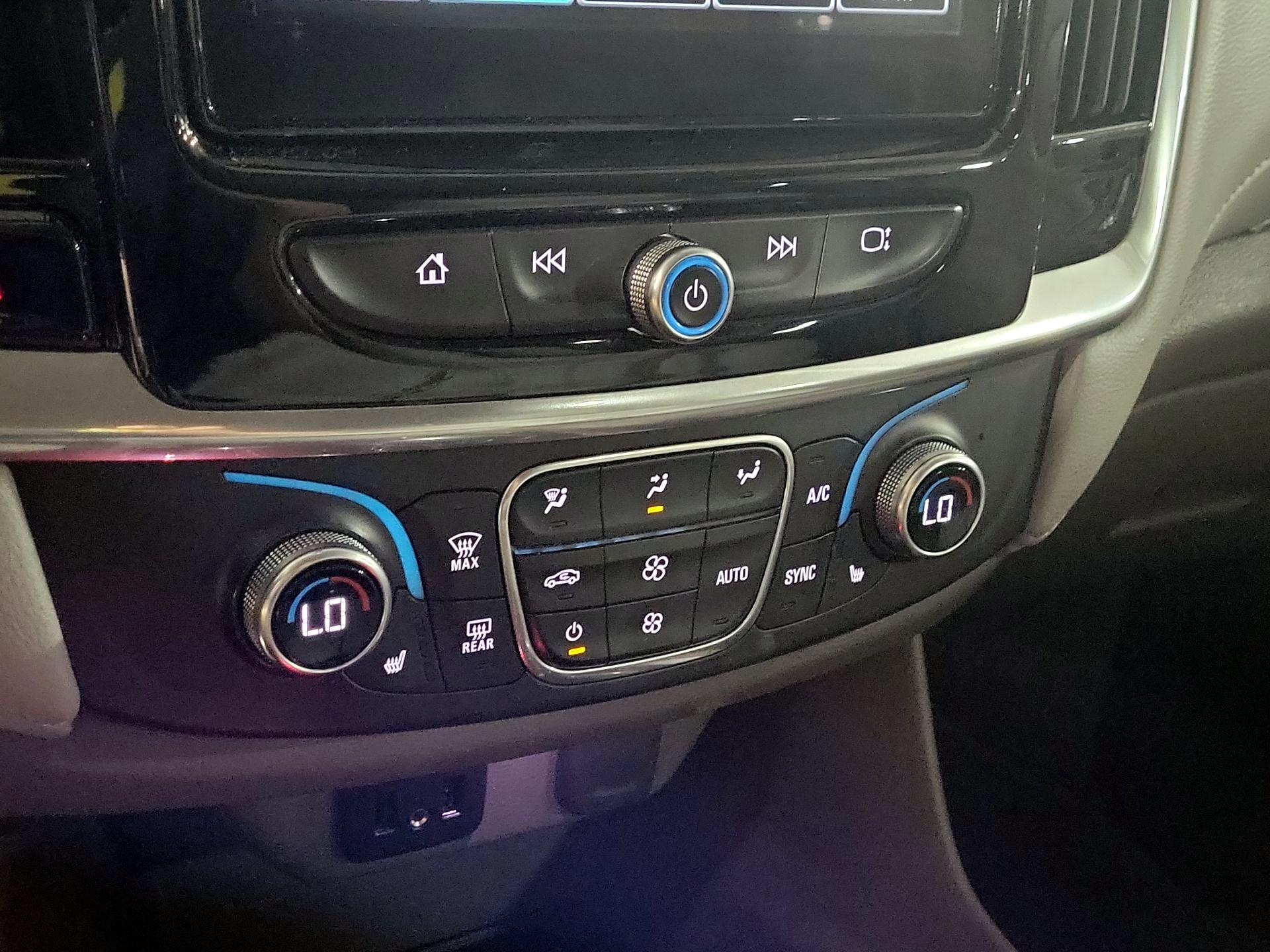Thumbnail: 2019 Chevrolet Traverse - 16