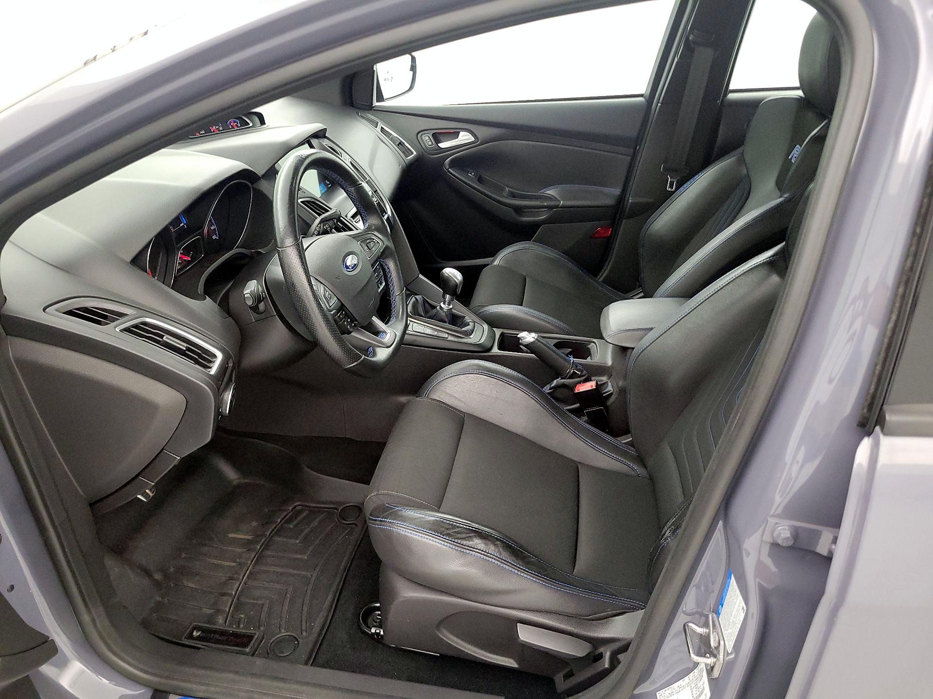 Thumbnail: 2016 Ford Focus - 11