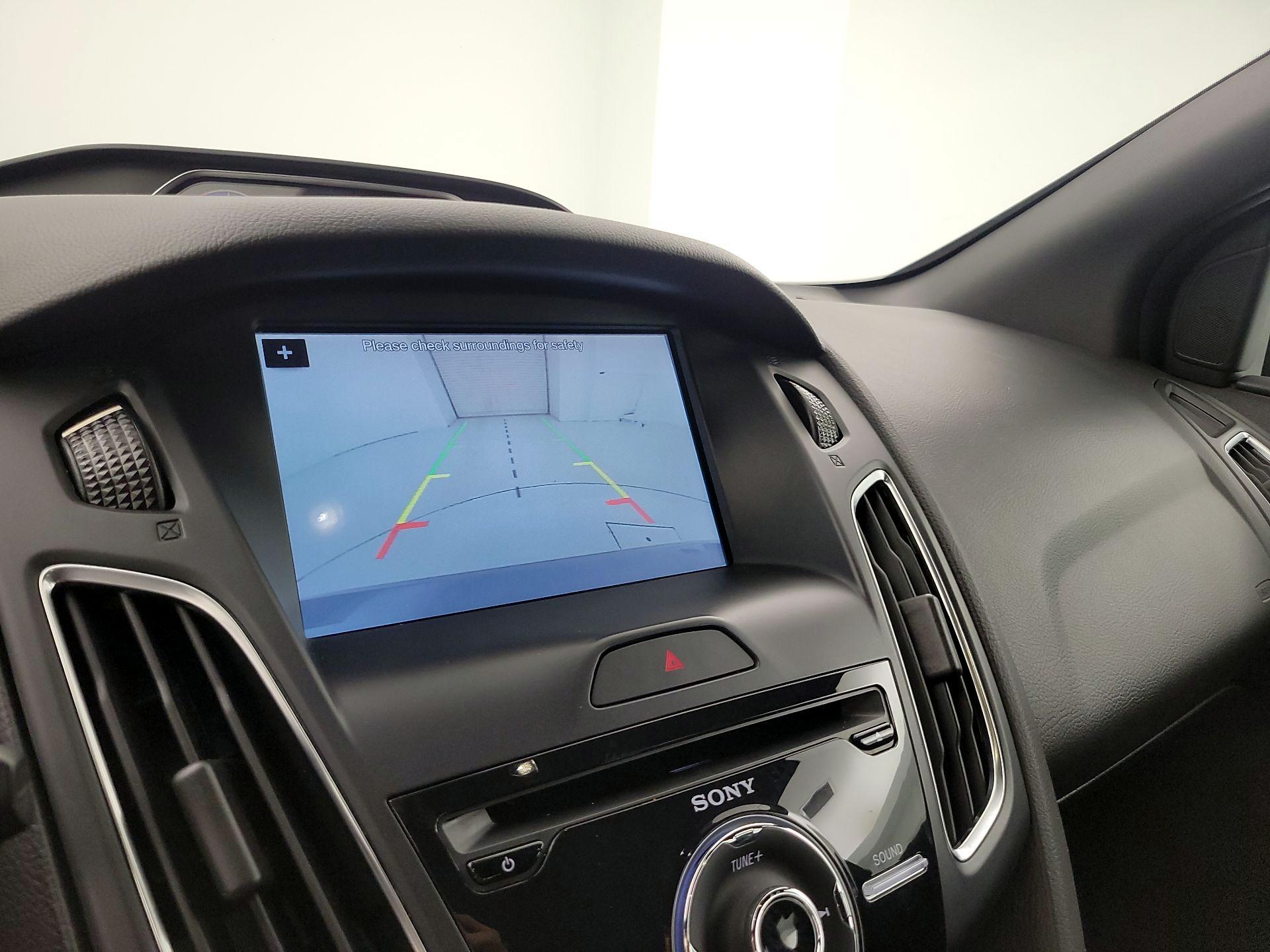 Thumbnail: 2016 Ford Focus - 14