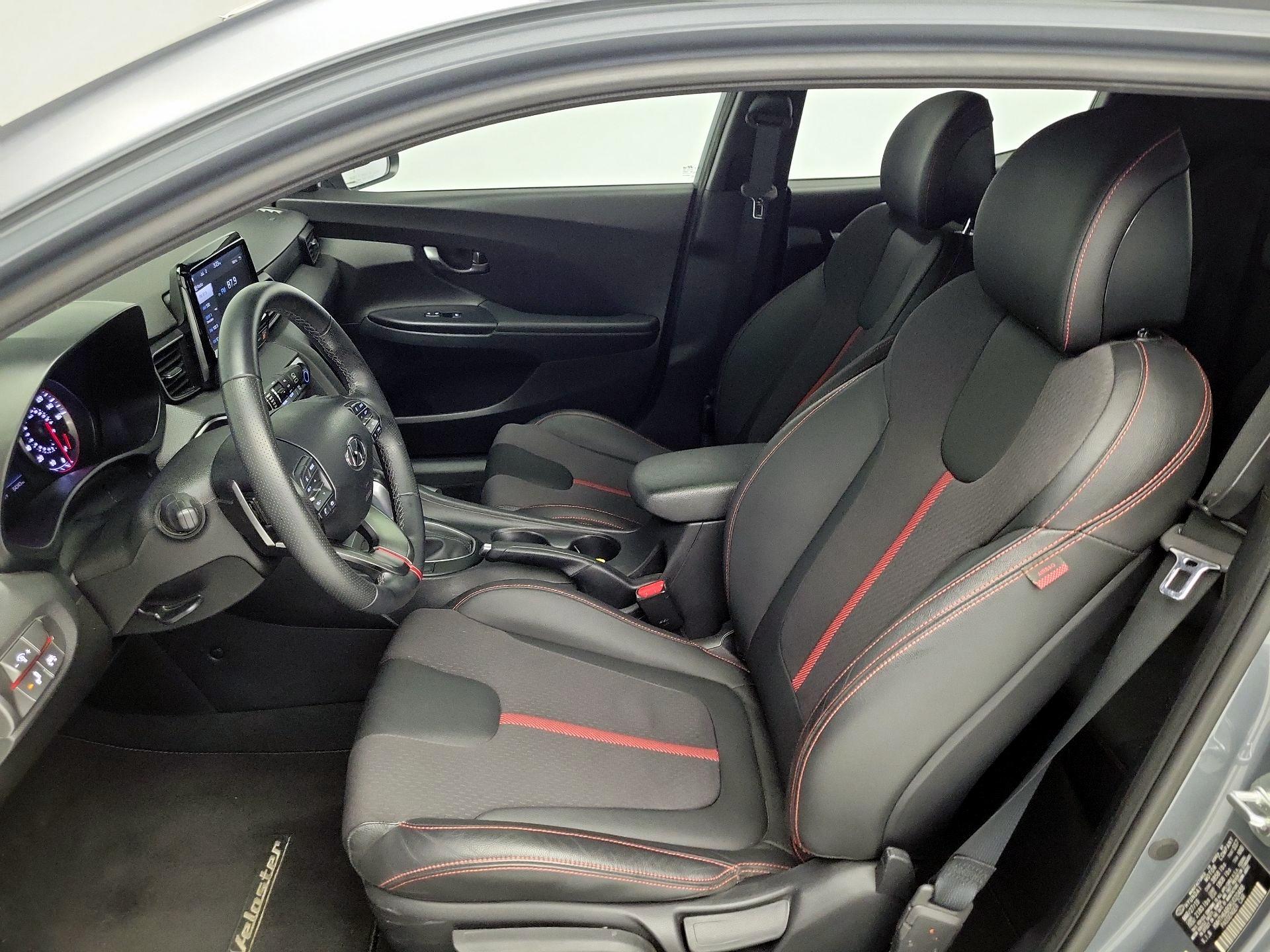 Thumbnail: 2019 Hyundai Veloster - 11