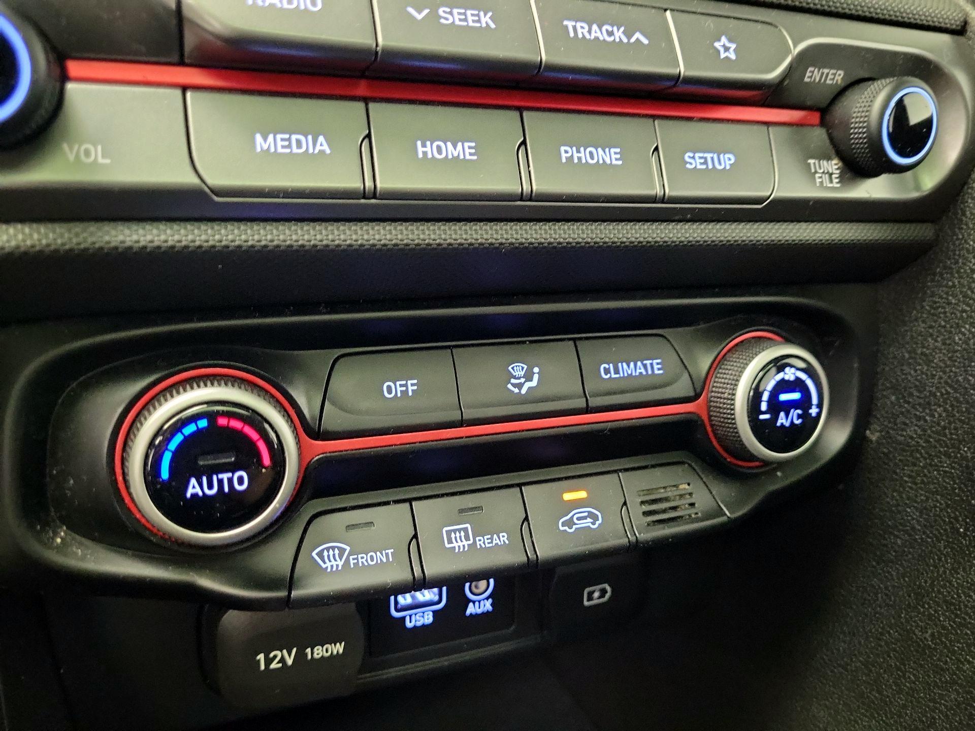 Thumbnail: 2019 Hyundai Veloster - 16
