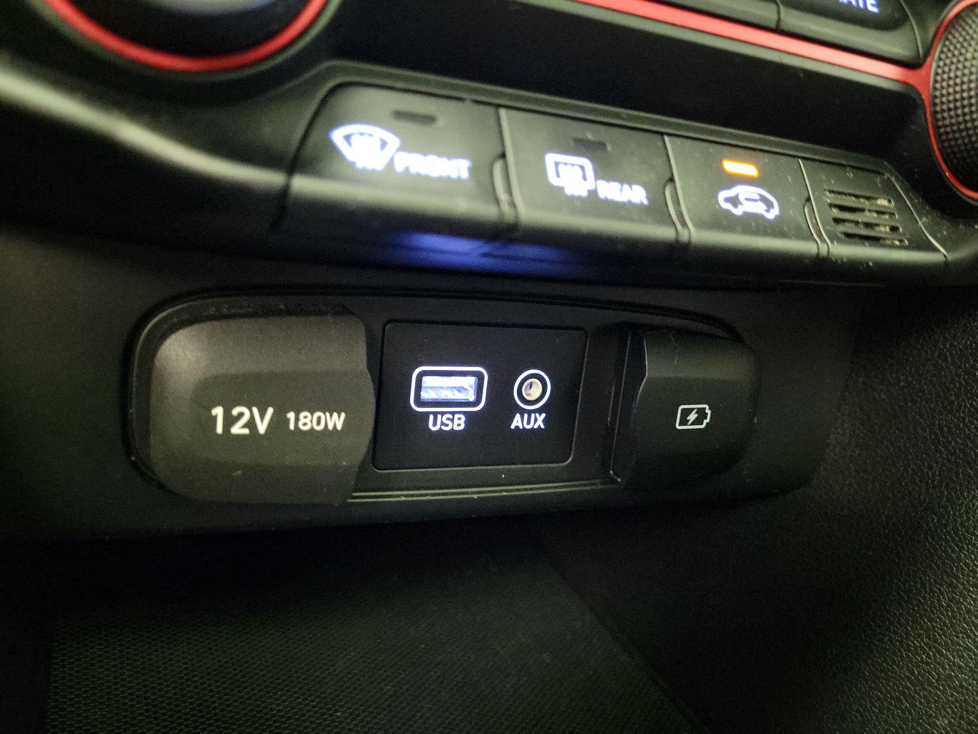 Thumbnail: 2019 Hyundai Veloster - 18