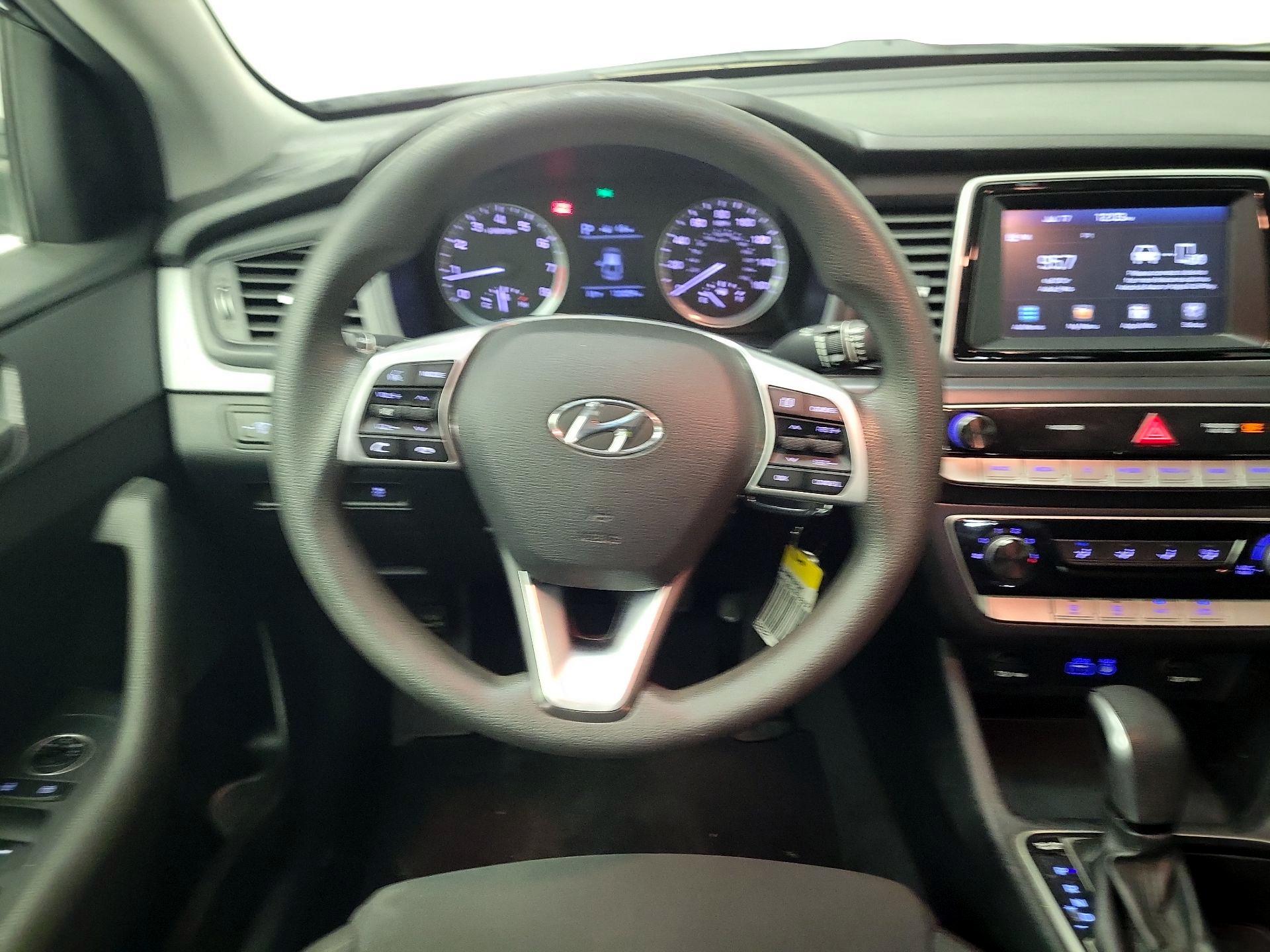 Thumbnail: 2019 Hyundai Sonata - 10