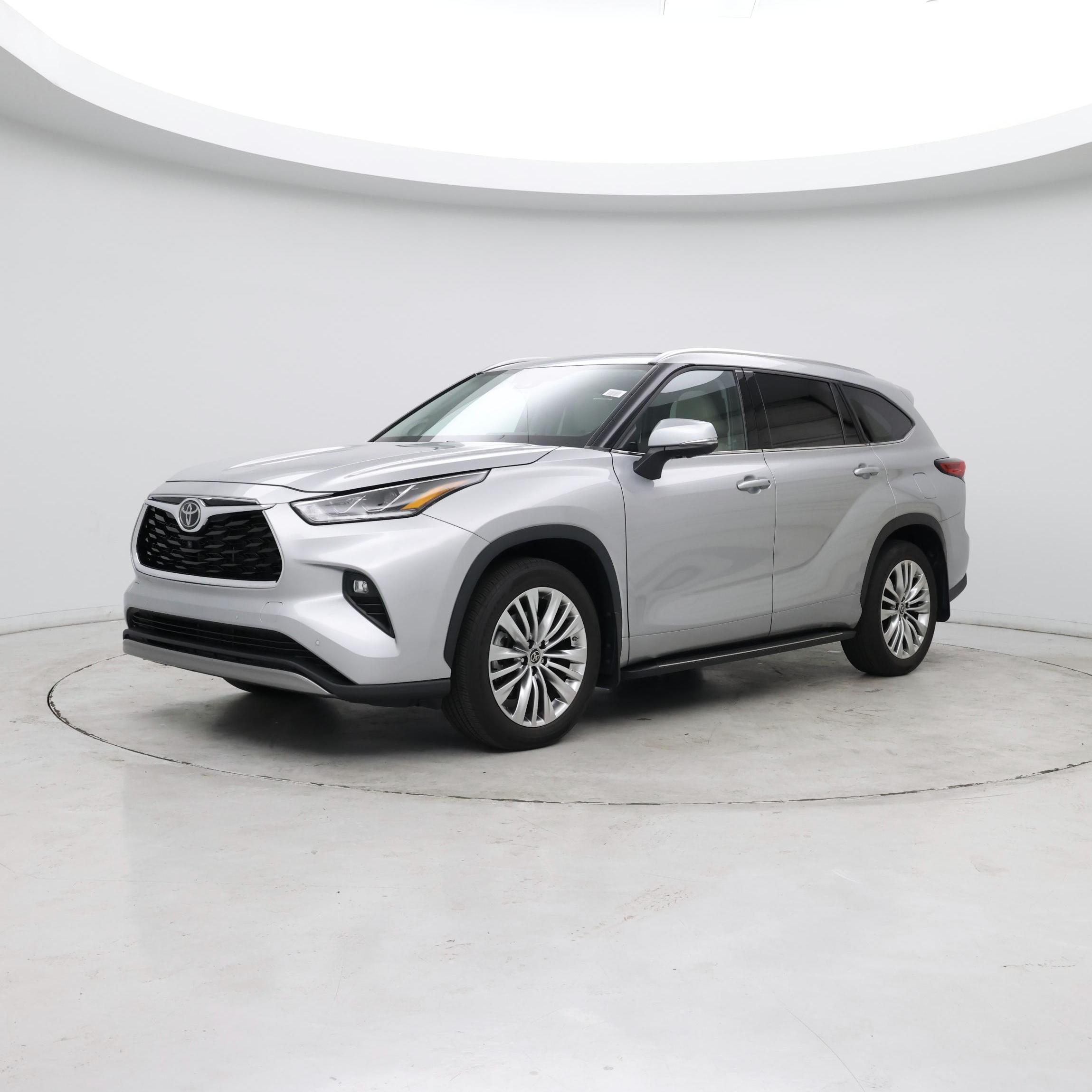 Thumbnail: 2023 Toyota Highlander - 3