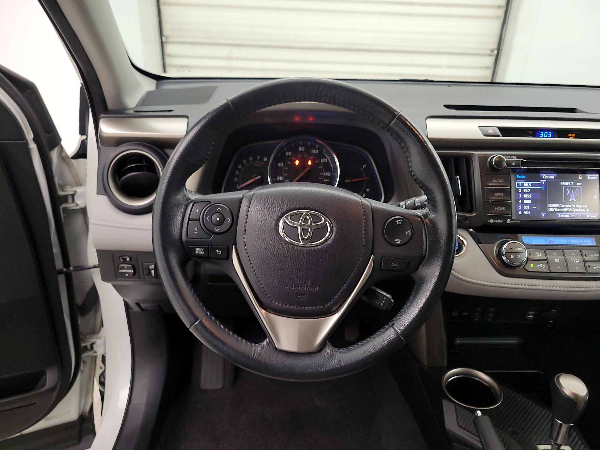 Thumbnail: 2015 Toyota RAV4 - 10