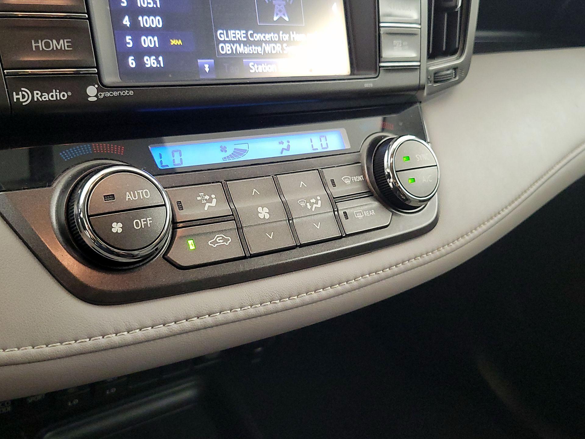 Thumbnail: 2015 Toyota RAV4 - 16