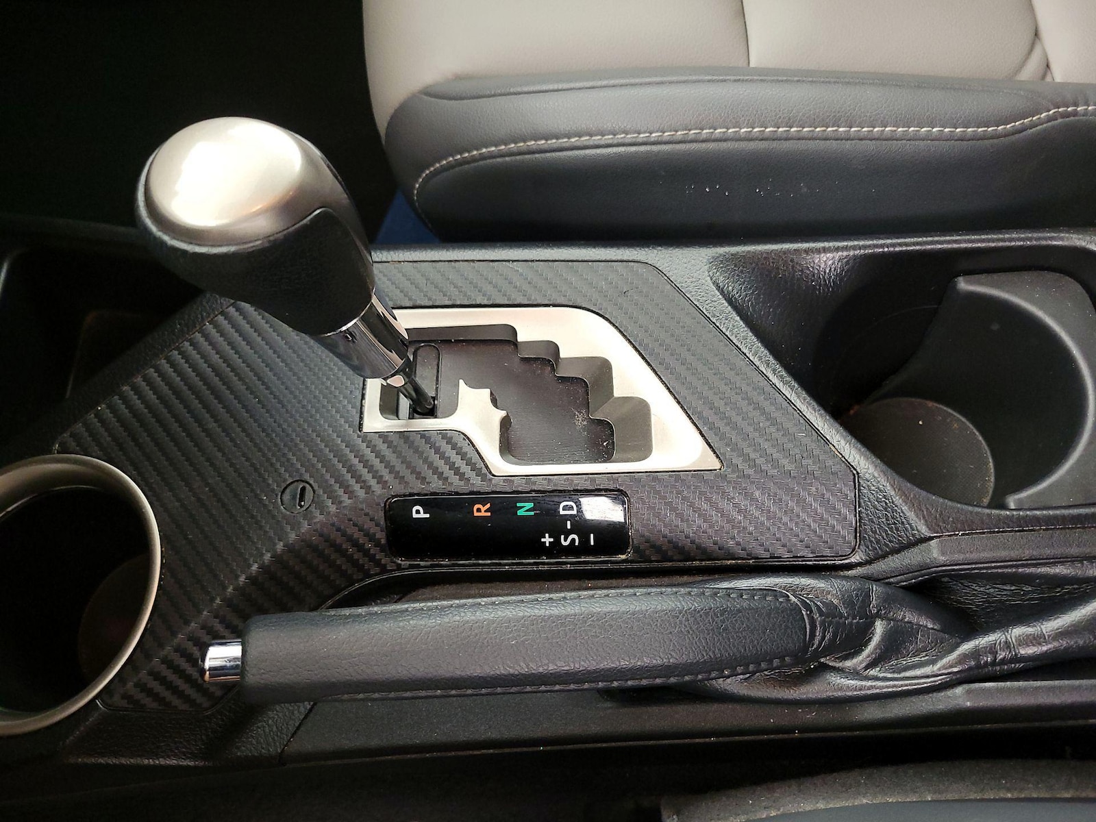 2015 Toyota RAV4 Limited - Photo 18