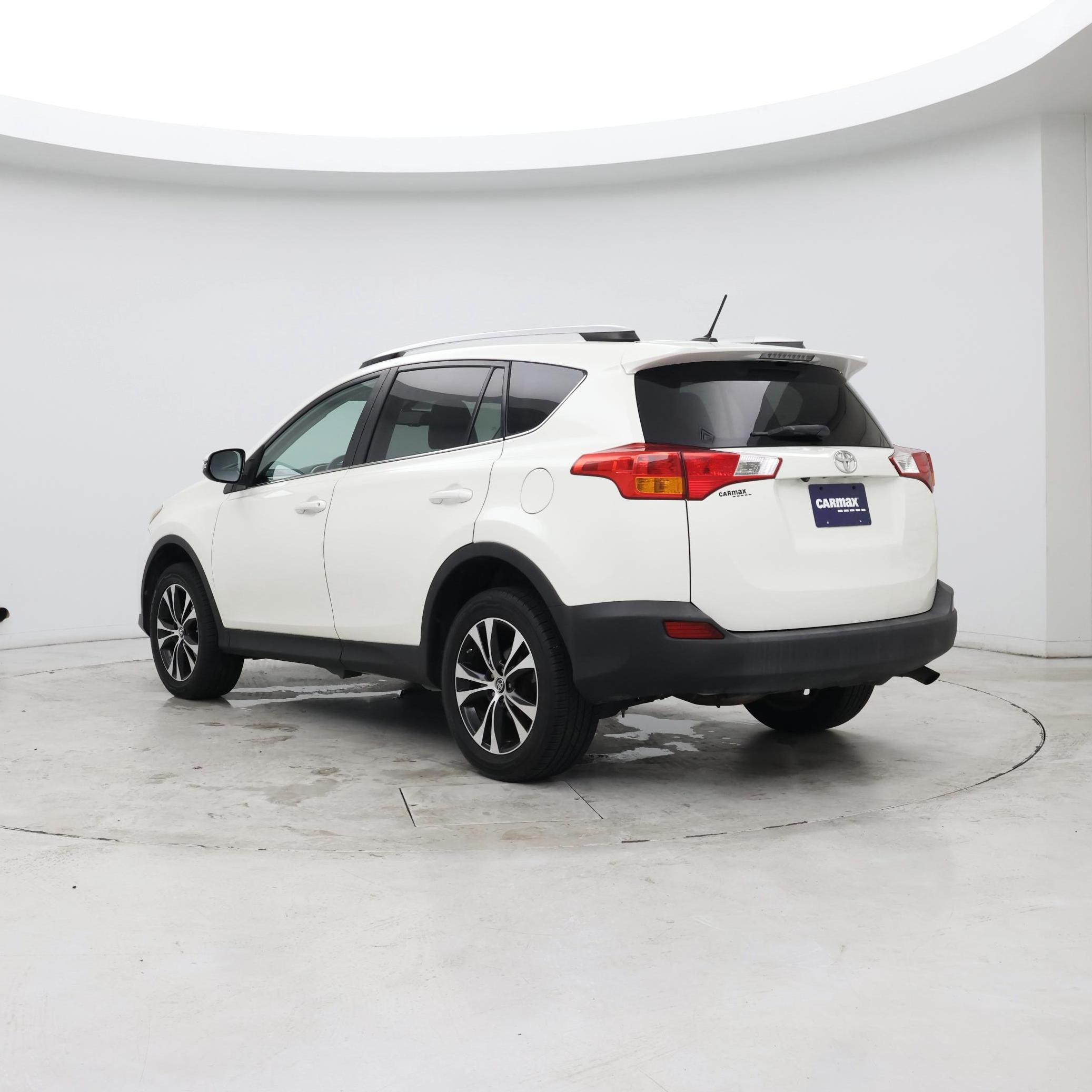 Thumbnail: 2015 Toyota RAV4 - 2