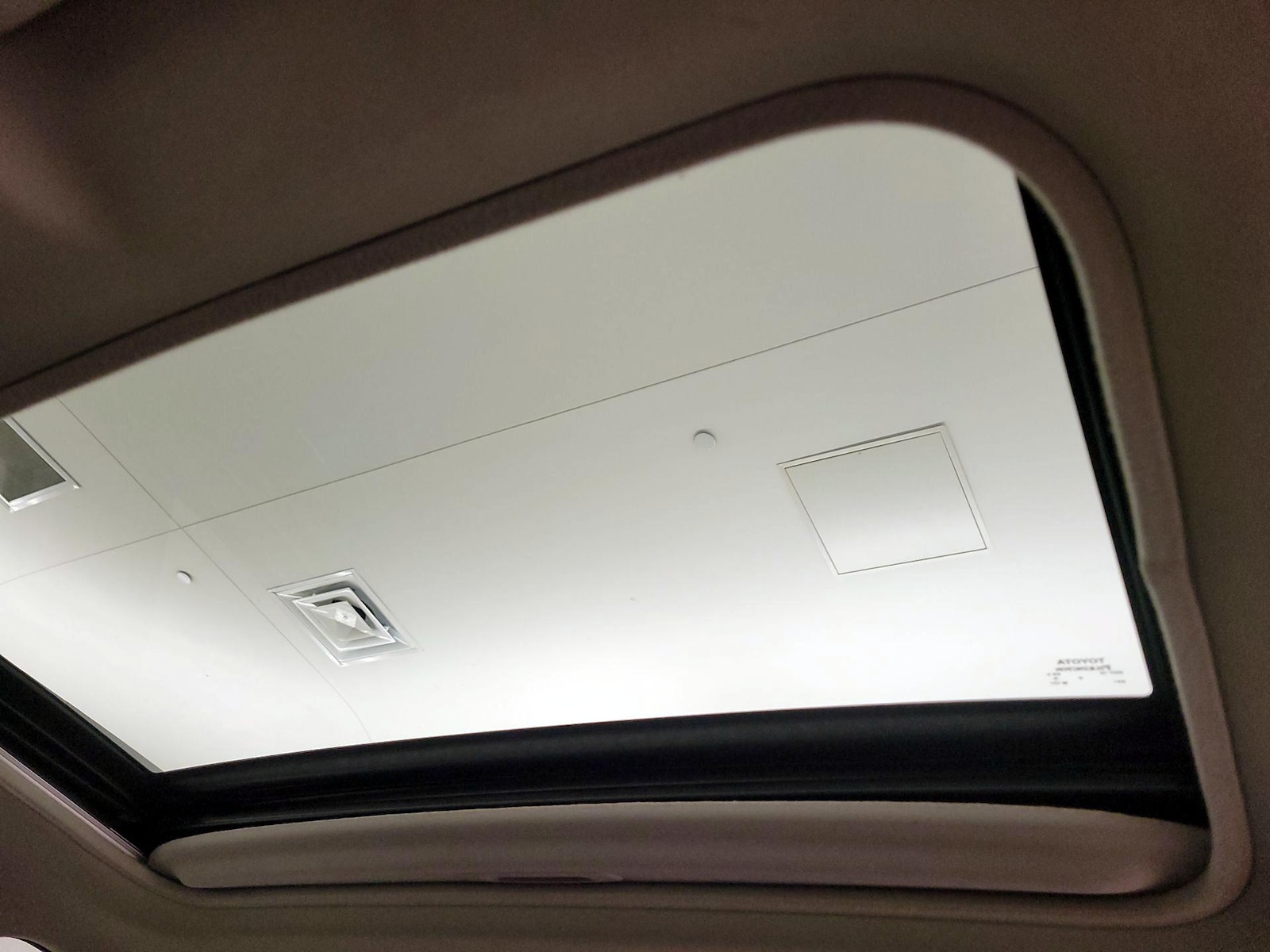 2015 Toyota RAV4 Limited - Photo 20