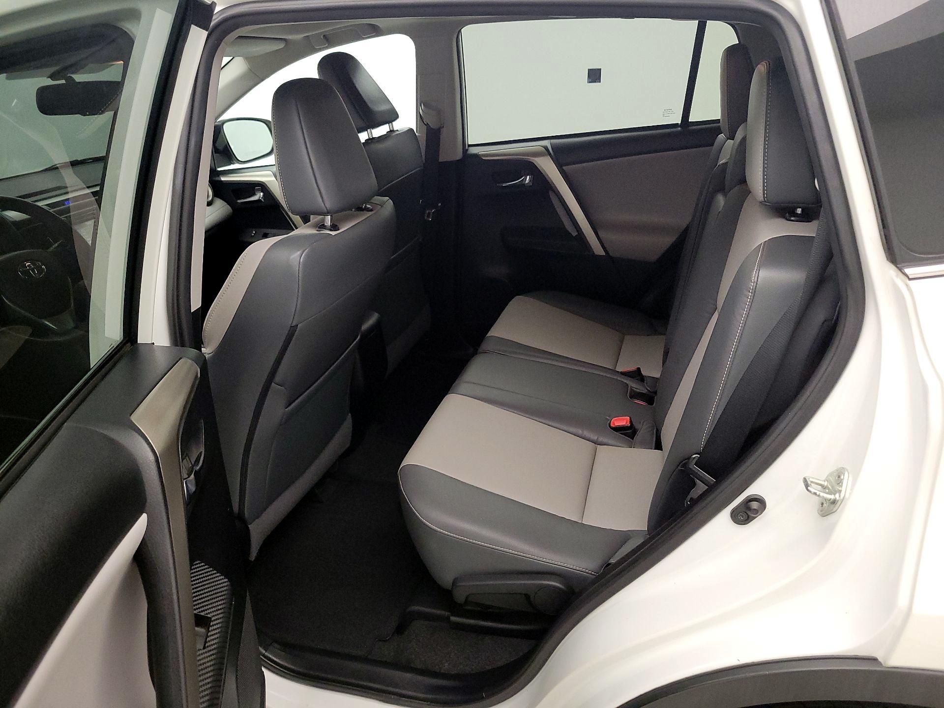 Thumbnail: 2015 Toyota RAV4 - 20