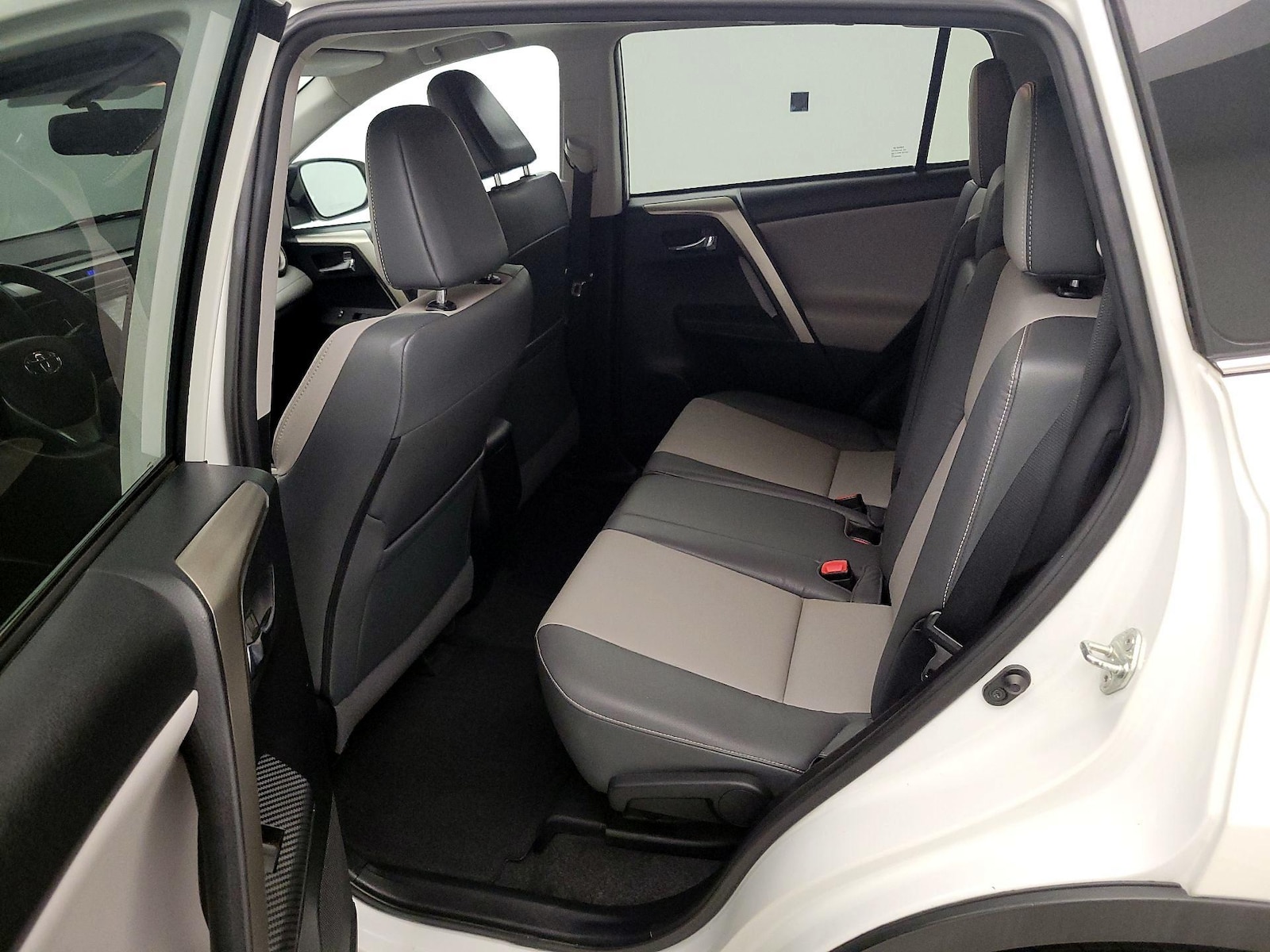 2015 Toyota RAV4 Limited - Photo 21