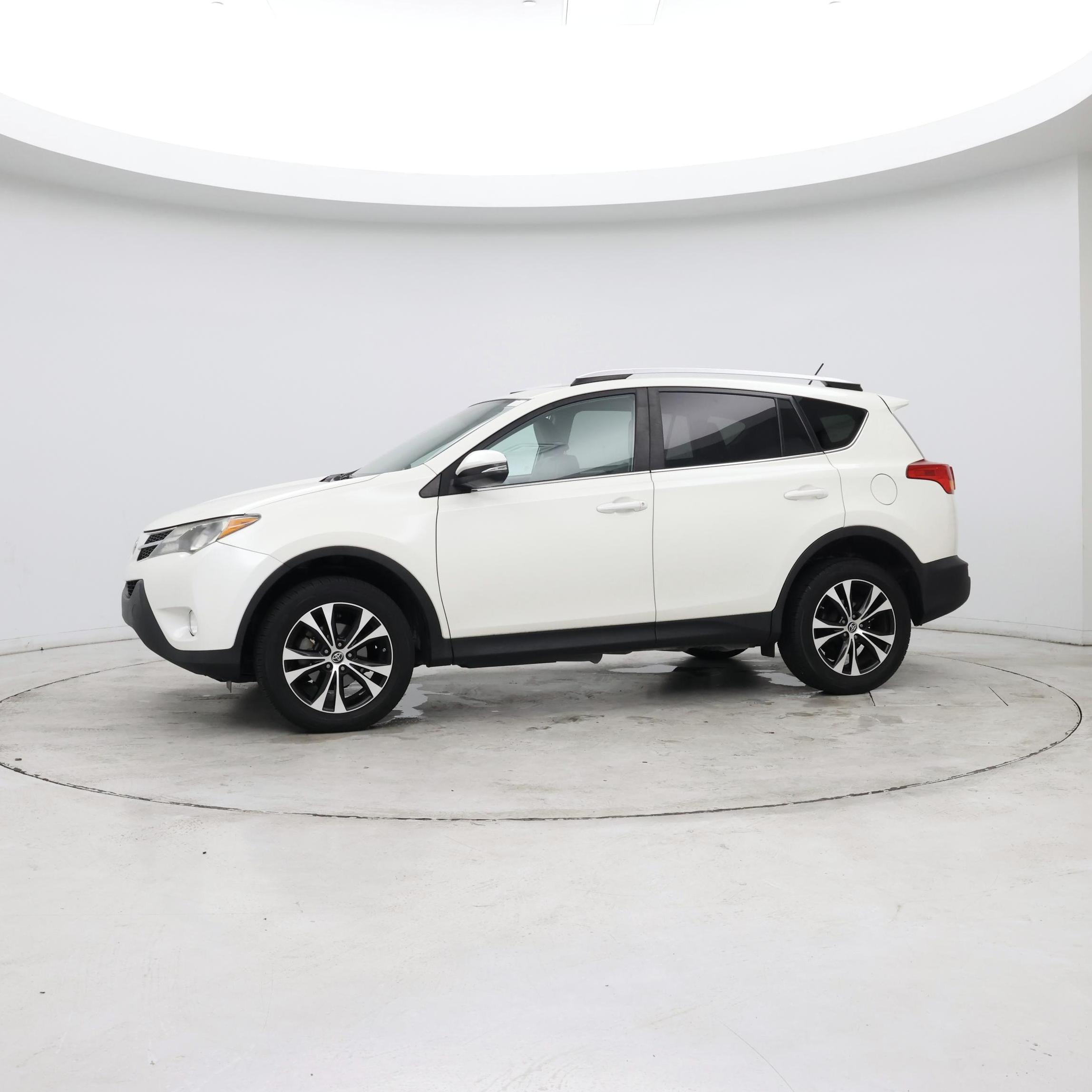 Thumbnail: 2015 Toyota RAV4 - 4