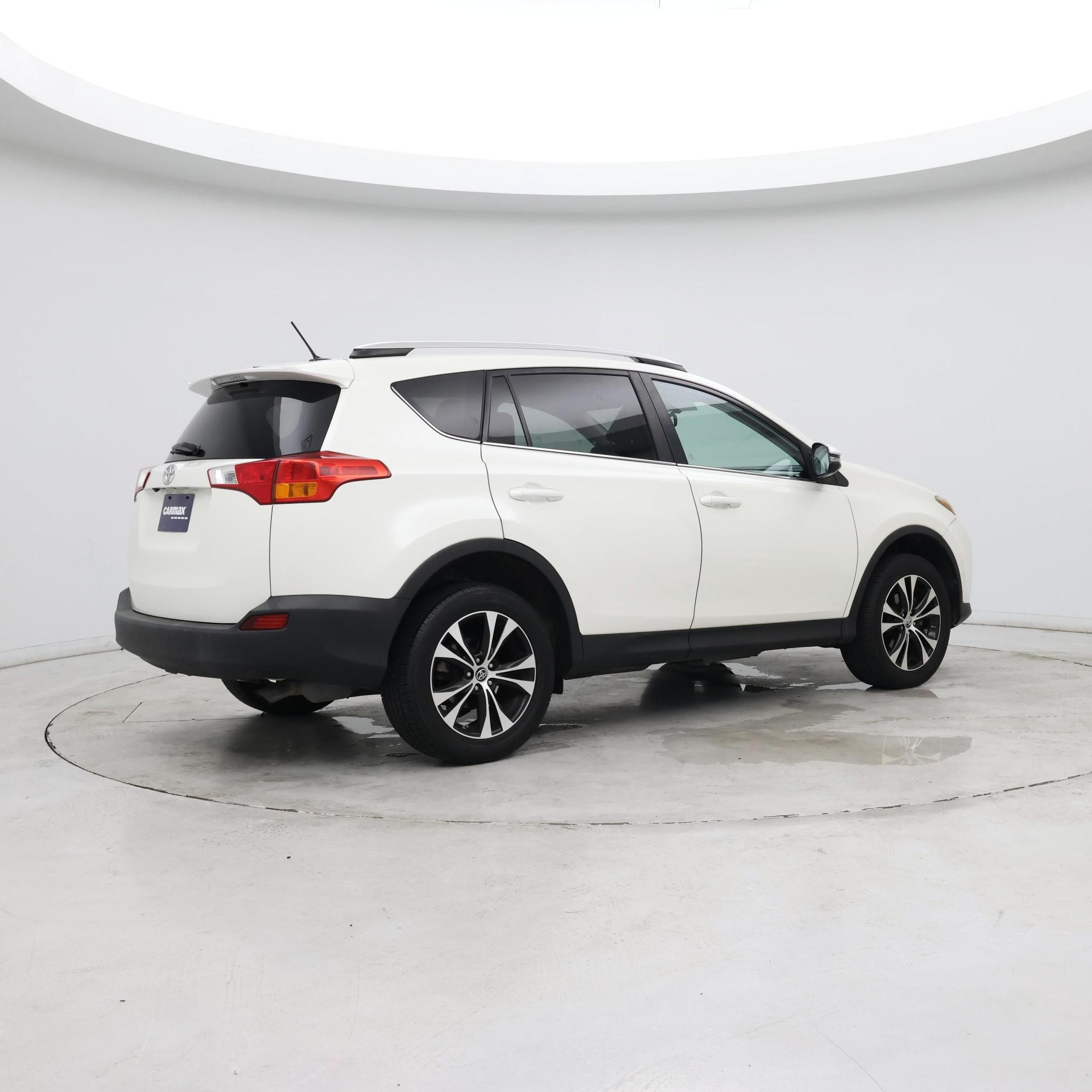 Thumbnail: 2015 Toyota RAV4 - 7