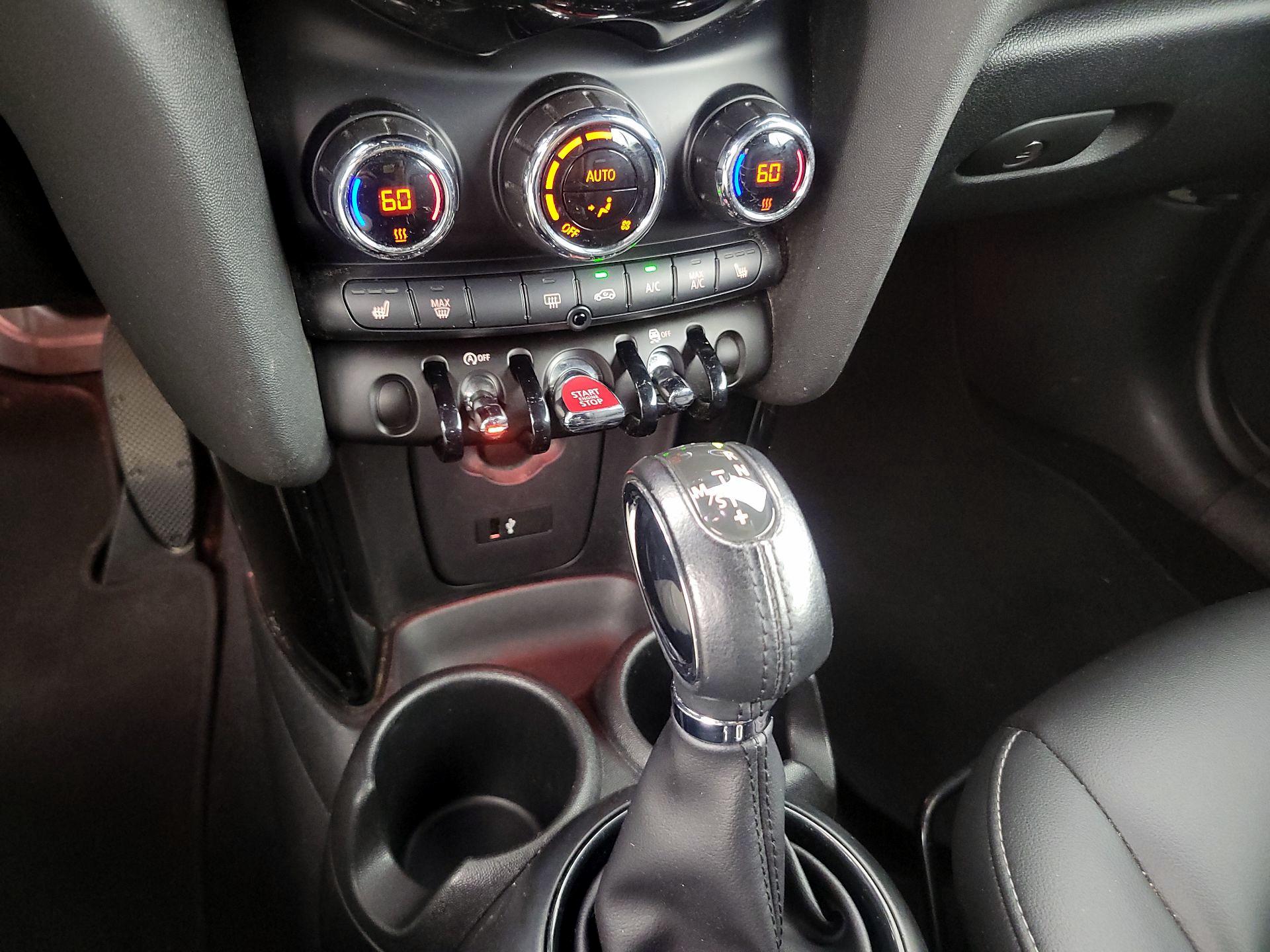 Thumbnail: 2019 MINI Cooper - 16