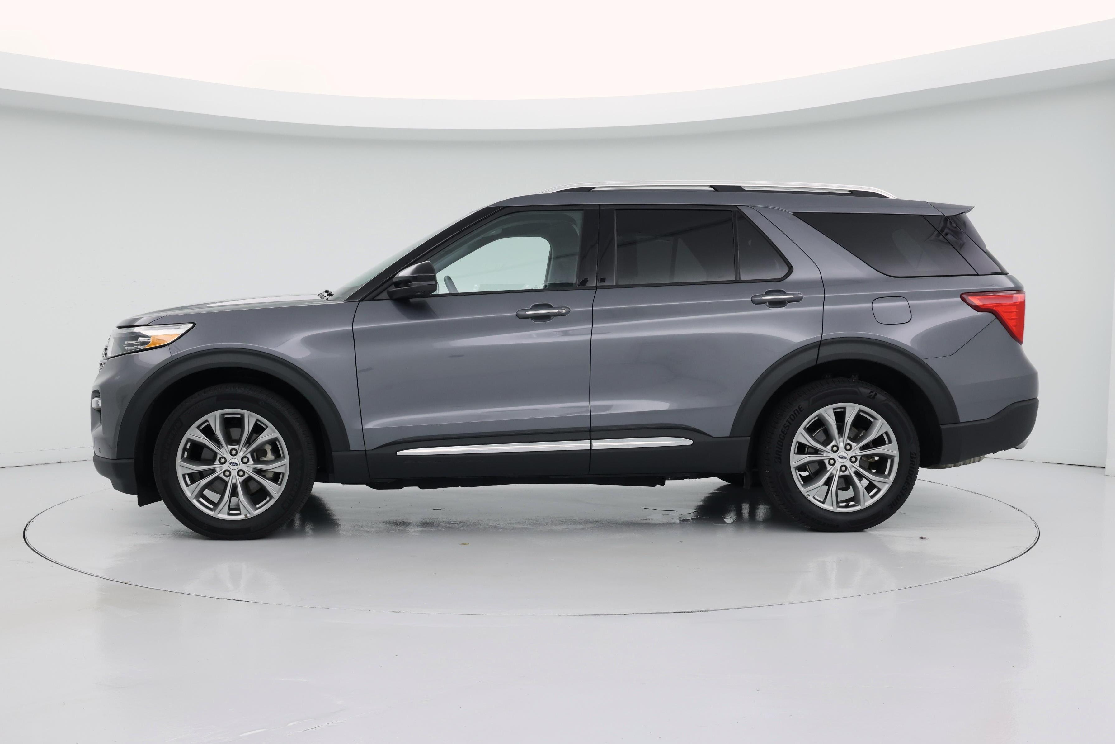 Thumbnail: 2022 Ford Explorer - 3