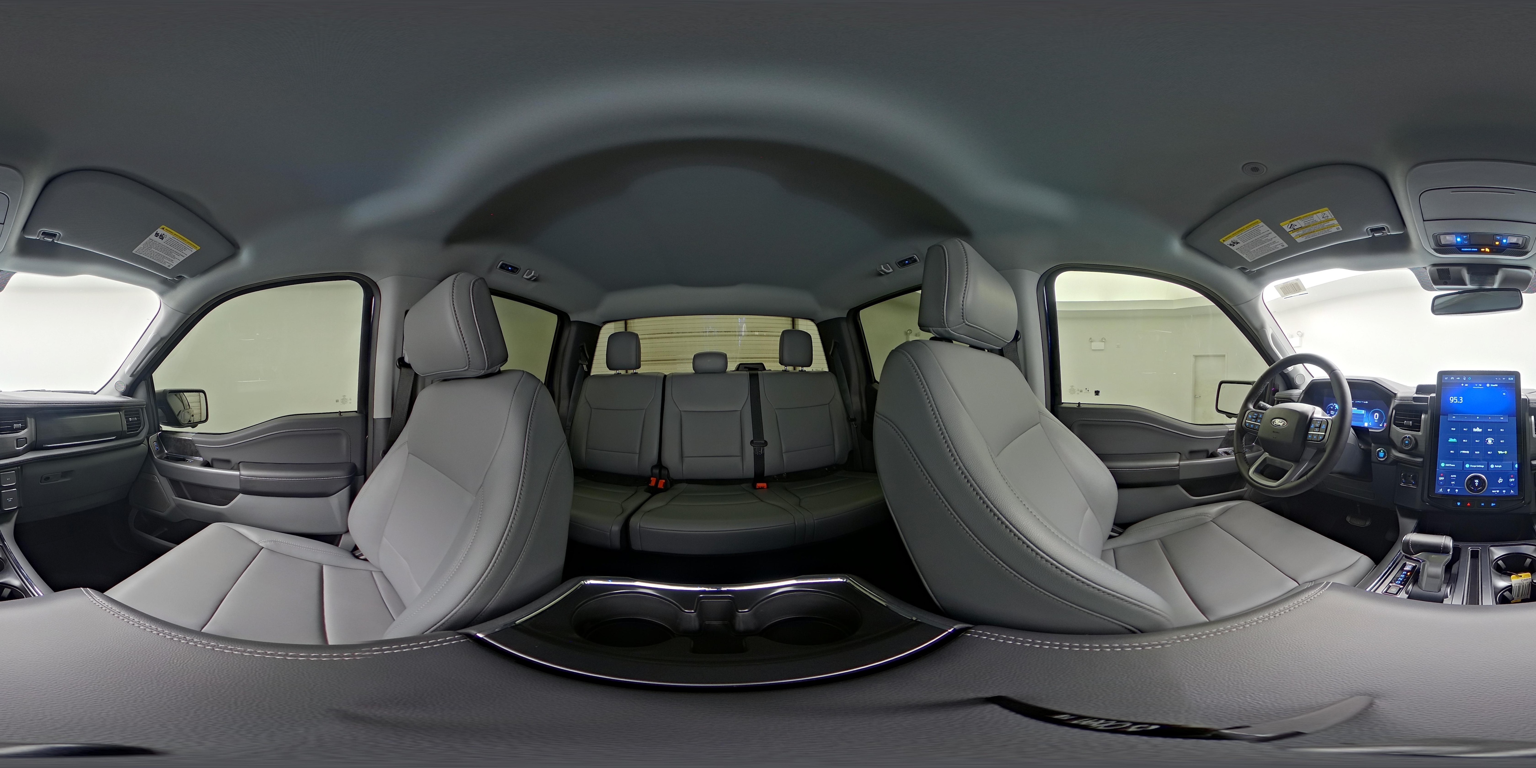 2025 Ford F-150 Lightning Flash - Photo 24
