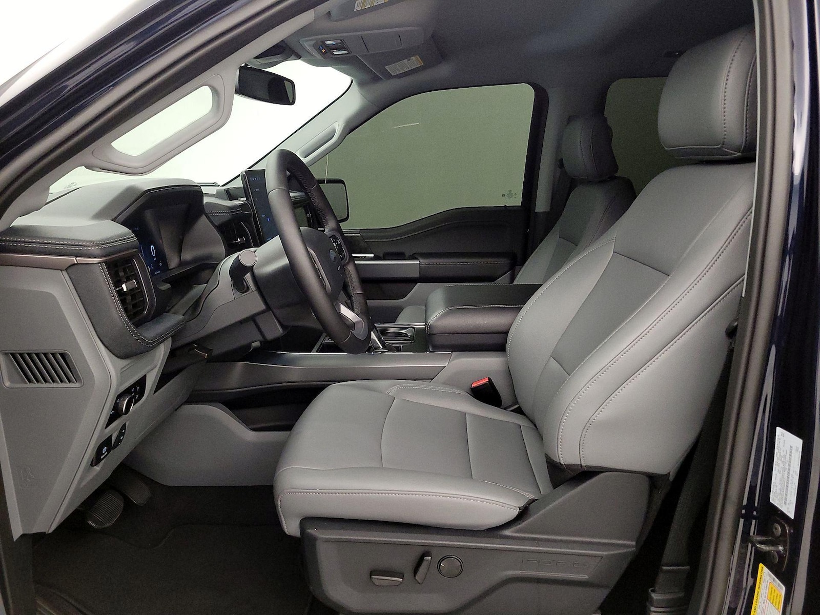 2025 Ford F-150 Lightning Flash - Photo 12