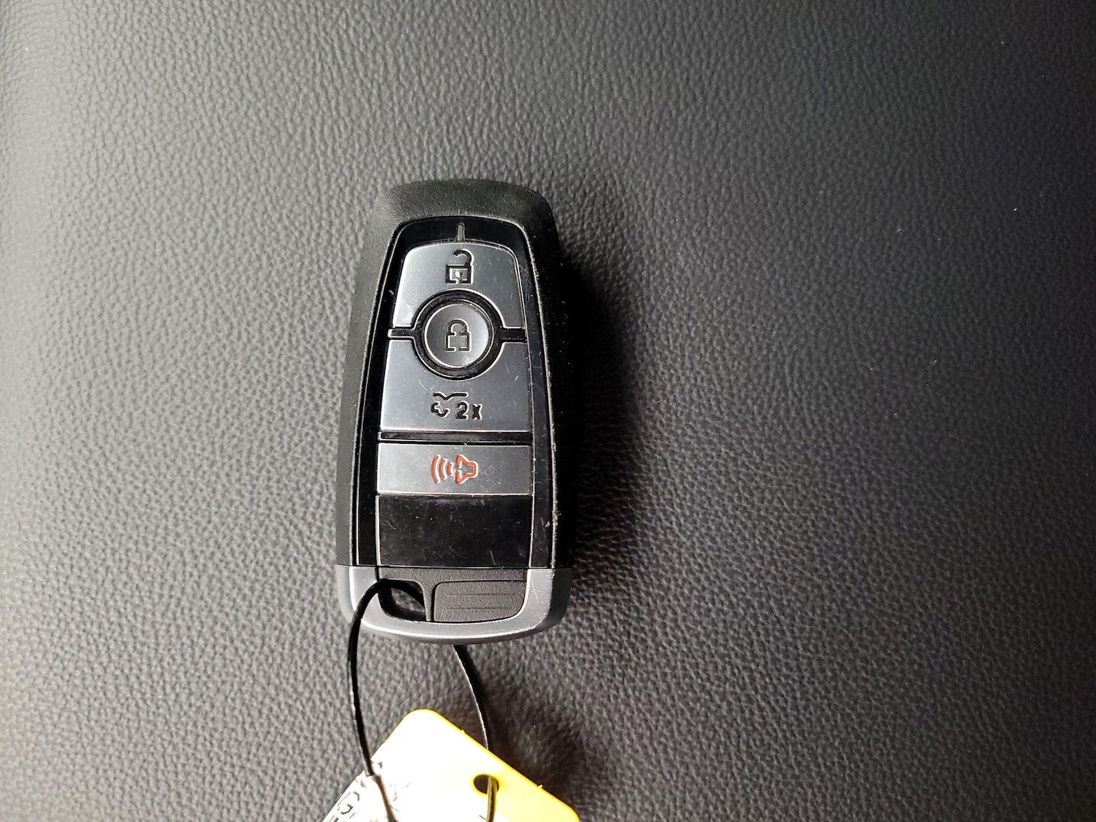 2025 Ford F-150 Lightning Flash - Photo 23