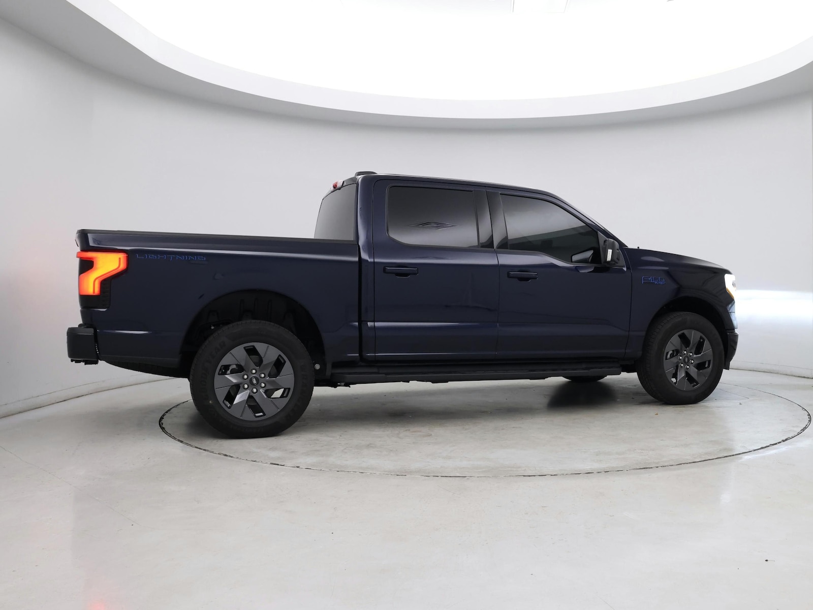 2025 Ford F-150 Lightning Flash - Photo 9