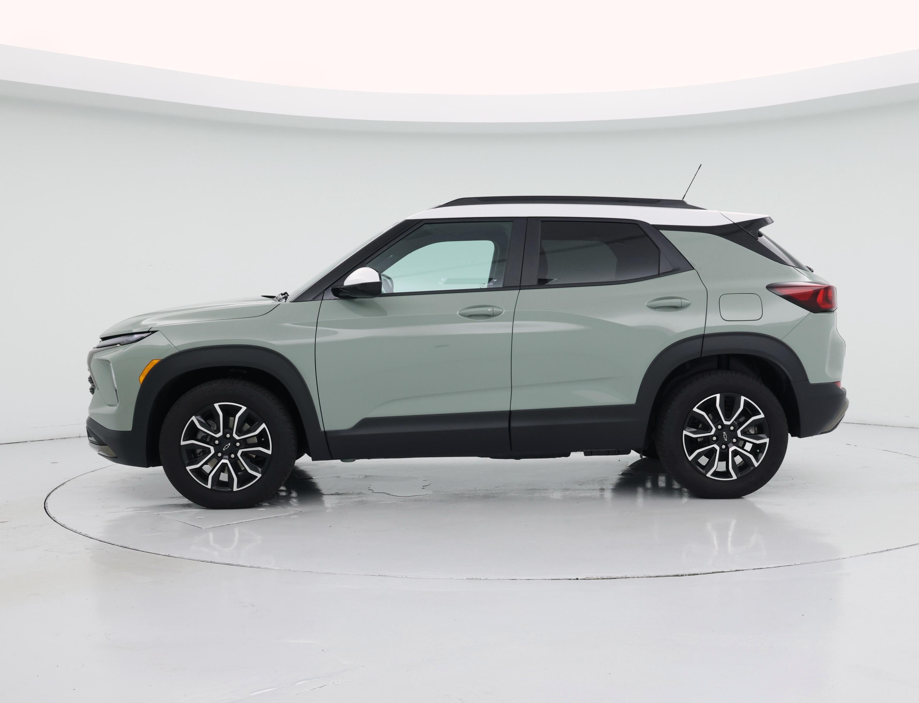 Thumbnail: 2026 Chevrolet TrailBlazer - 3