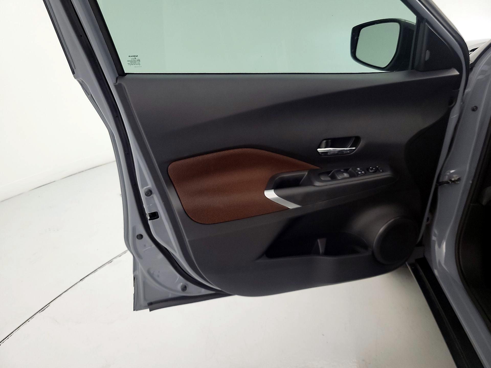 Thumbnail: 2023 Nissan Kicks - 12