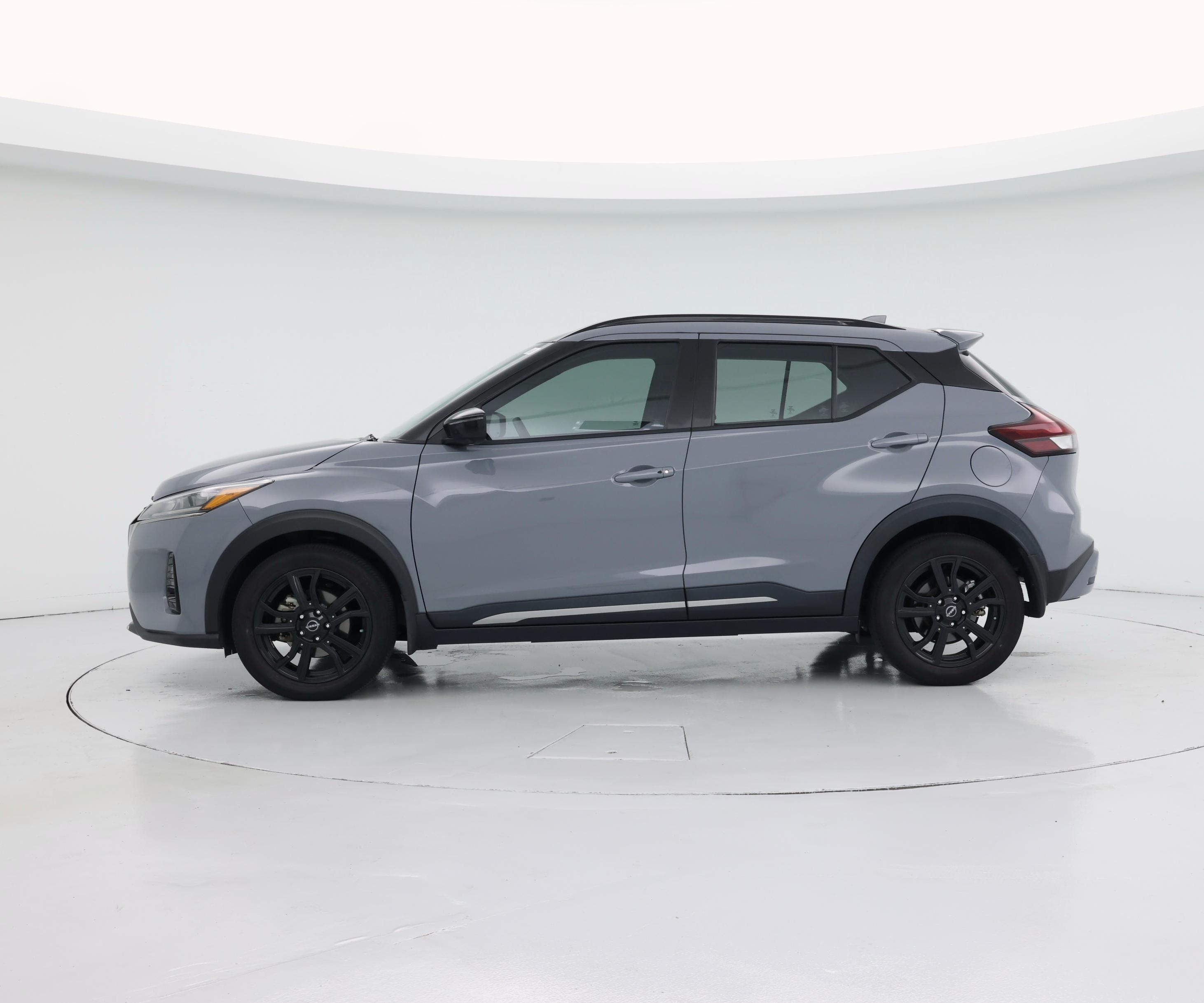 Thumbnail: 2023 Nissan Kicks - 3