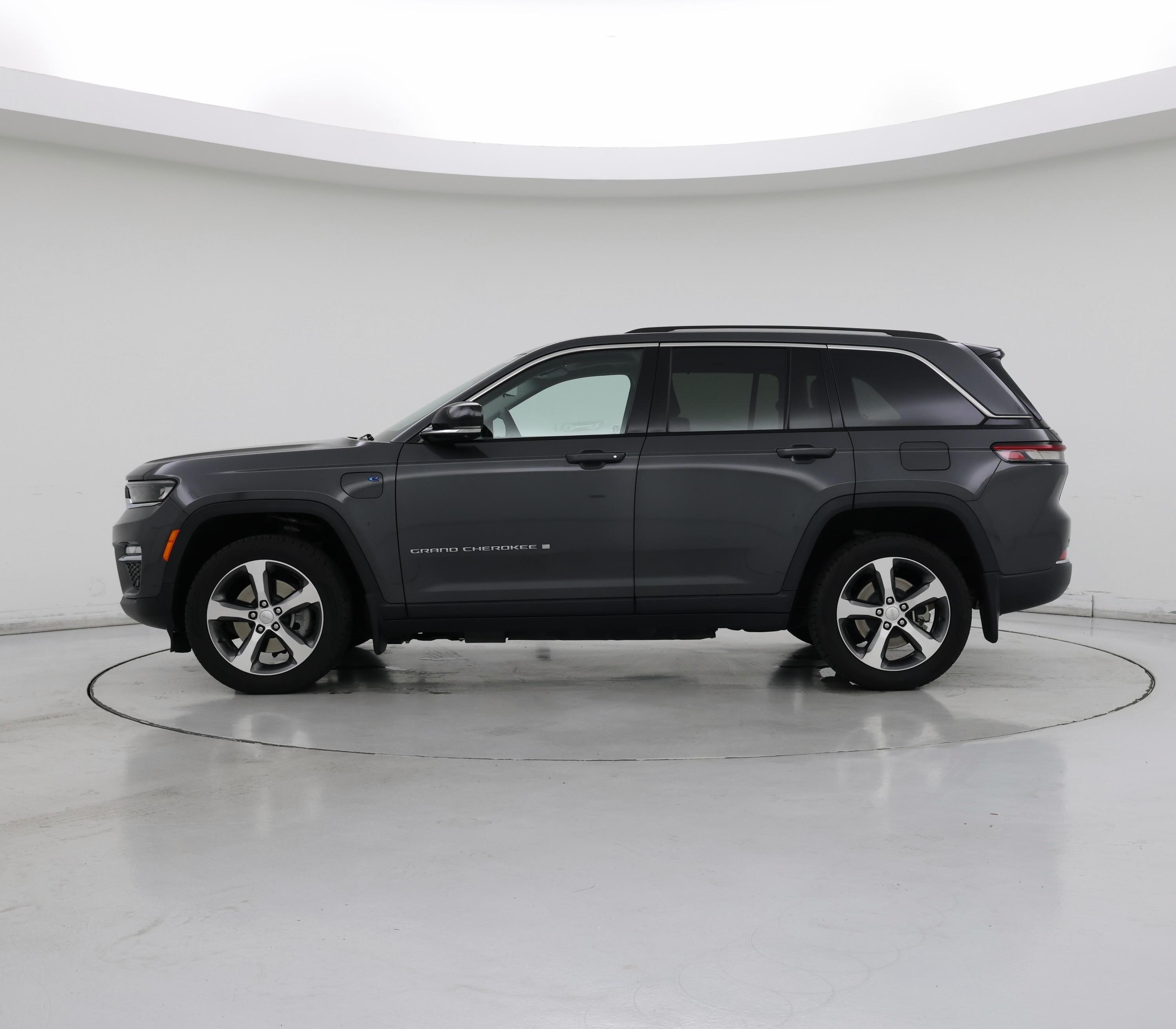 Thumbnail: 2022 Jeep Grand Cherokee - 3