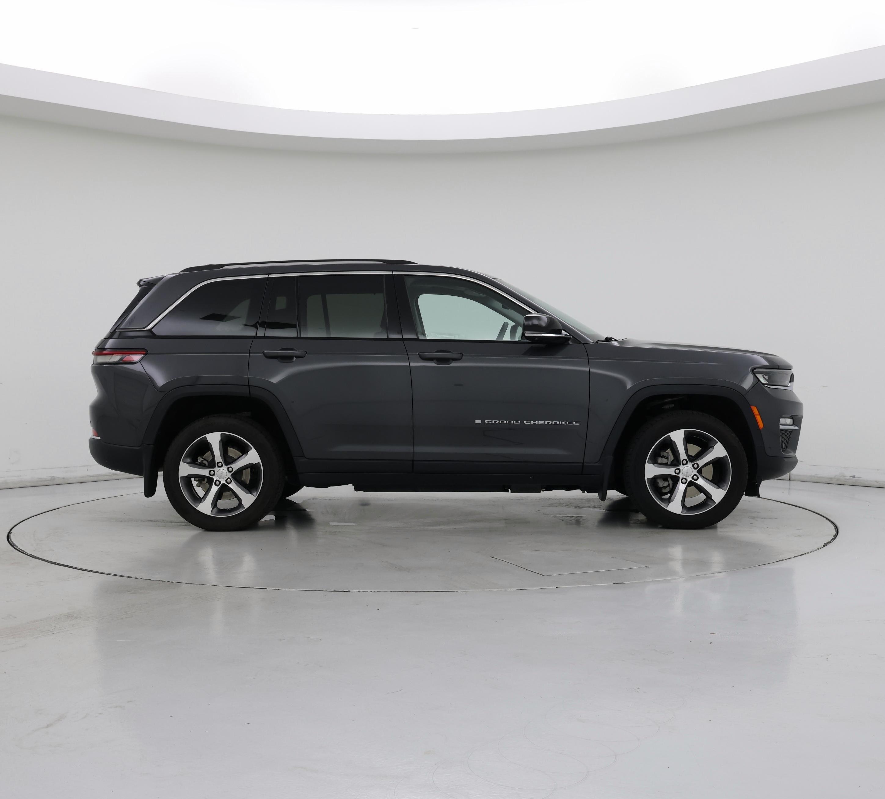 Thumbnail: 2022 Jeep Grand Cherokee - 7