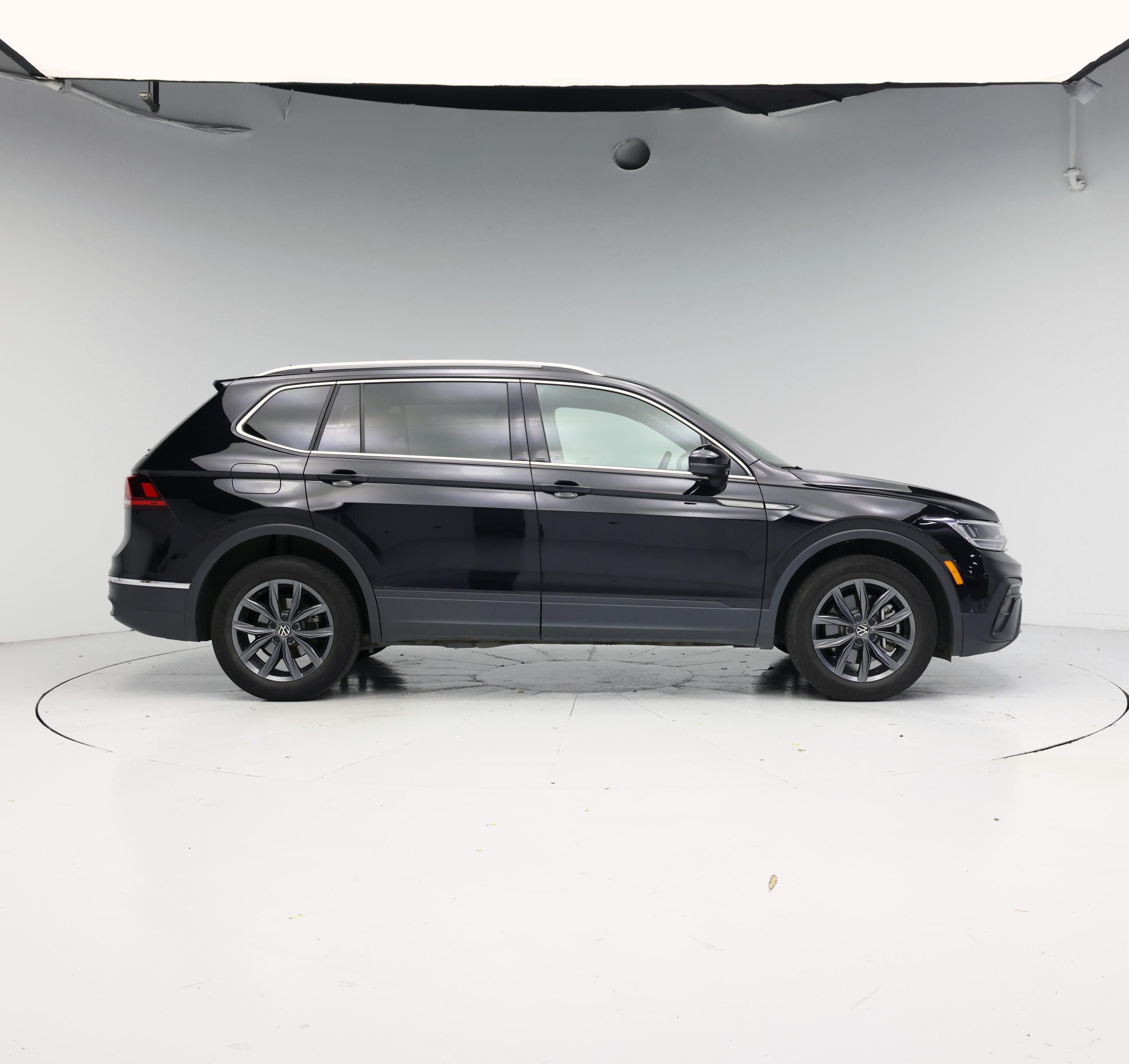 Thumbnail: 2024 Volkswagen Tiguan - 7
