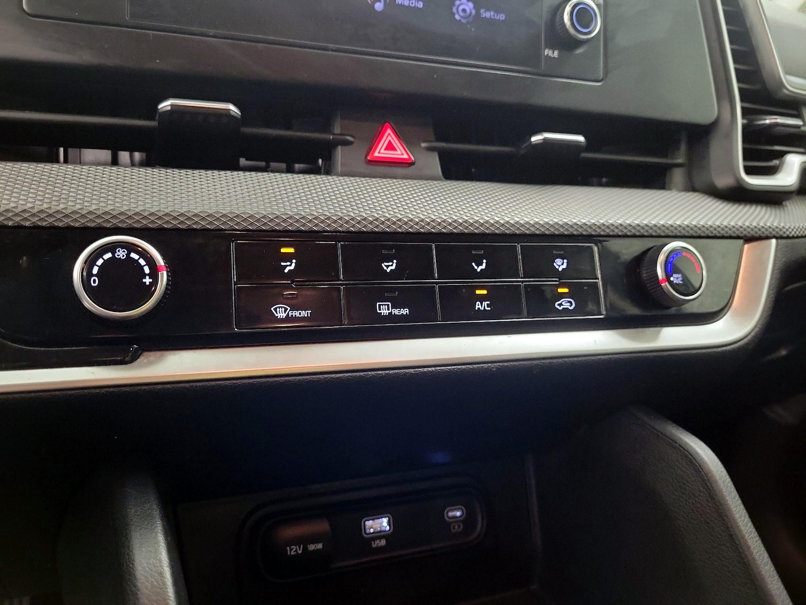 2024 Kia Sportage LX - Photo 17