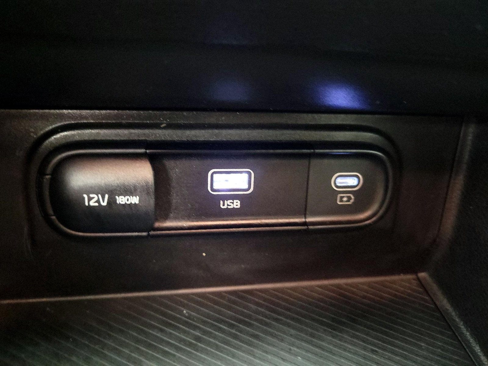 2024 Kia Sportage LX - Photo 19