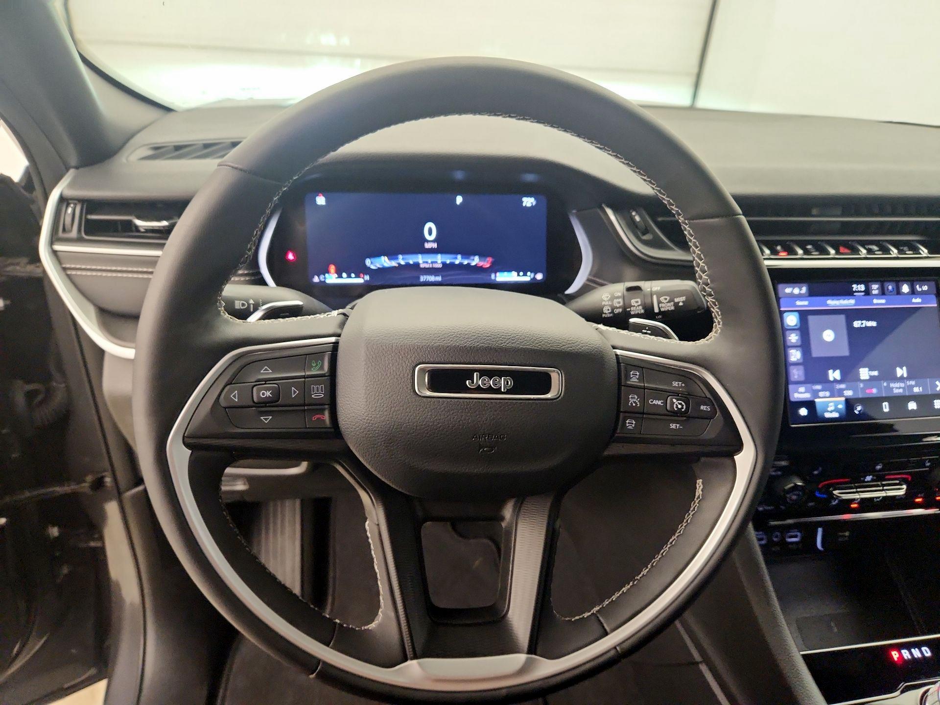Thumbnail: 2023 Jeep Grand Cherokee - 10
