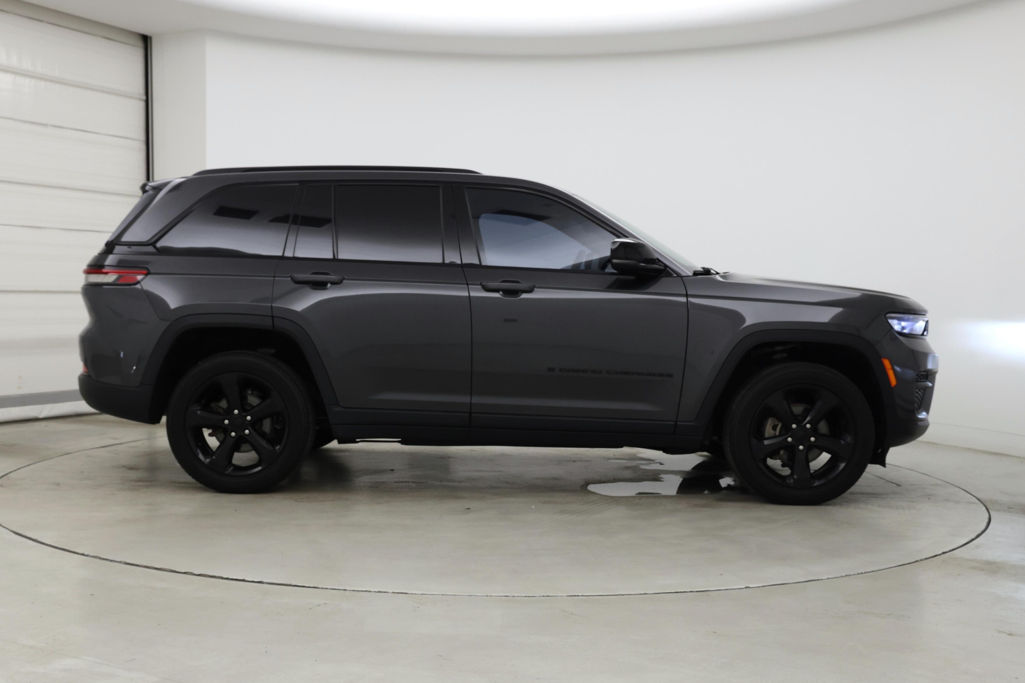 Thumbnail: 2023 Jeep Grand Cherokee - 7