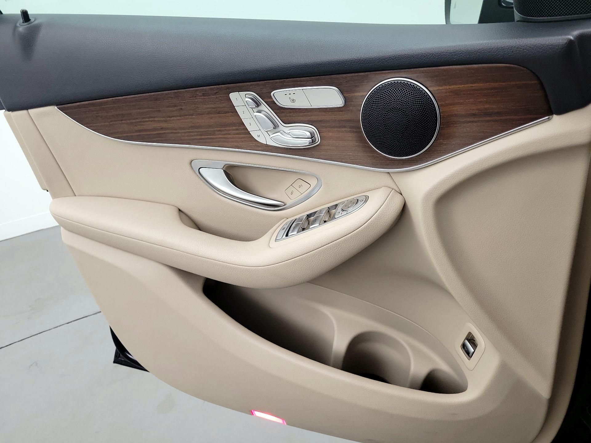 Thumbnail: 2022 Mercedes-Benz GLC - 12