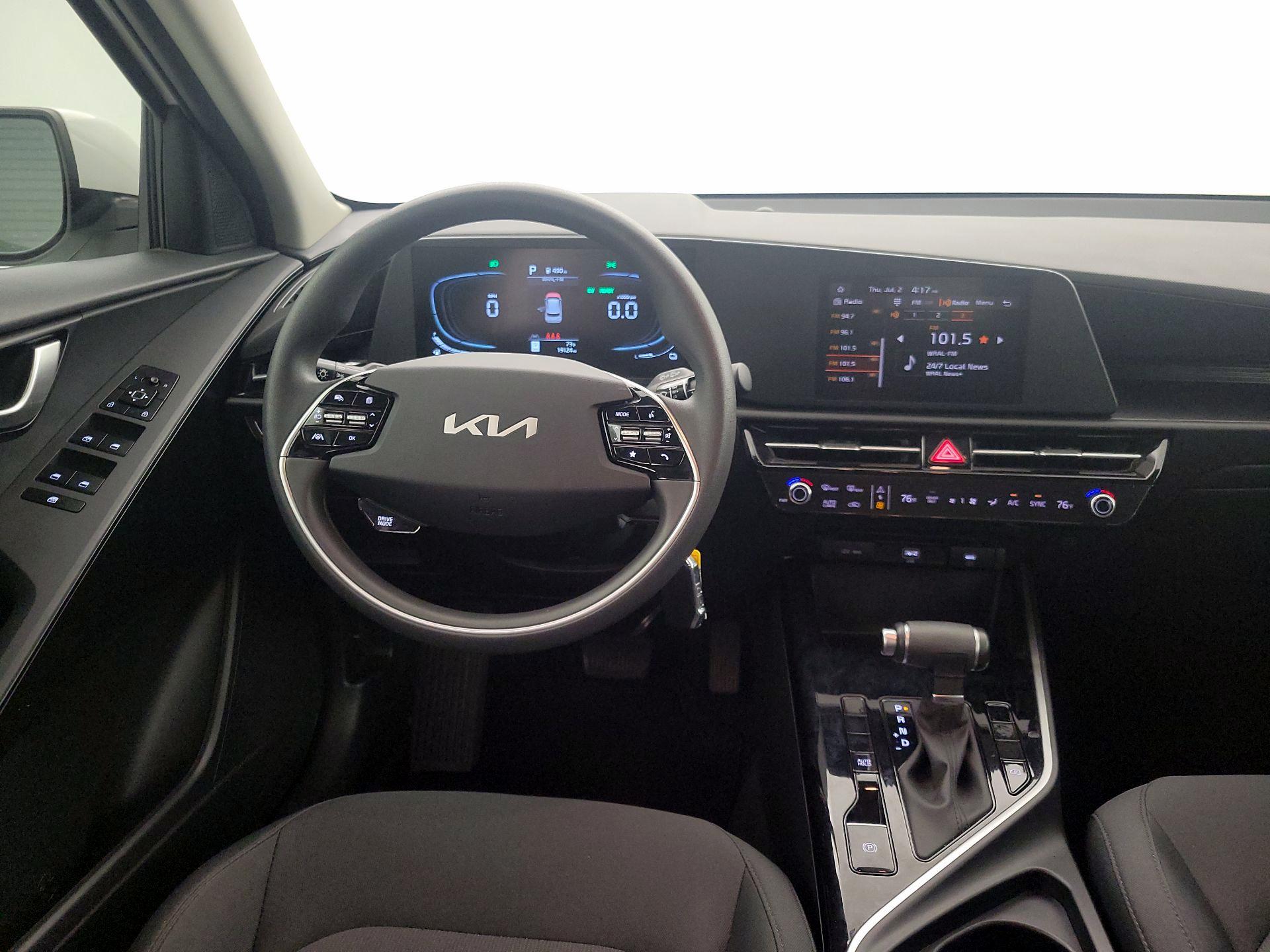Thumbnail: 2025 Kia Niro - 10