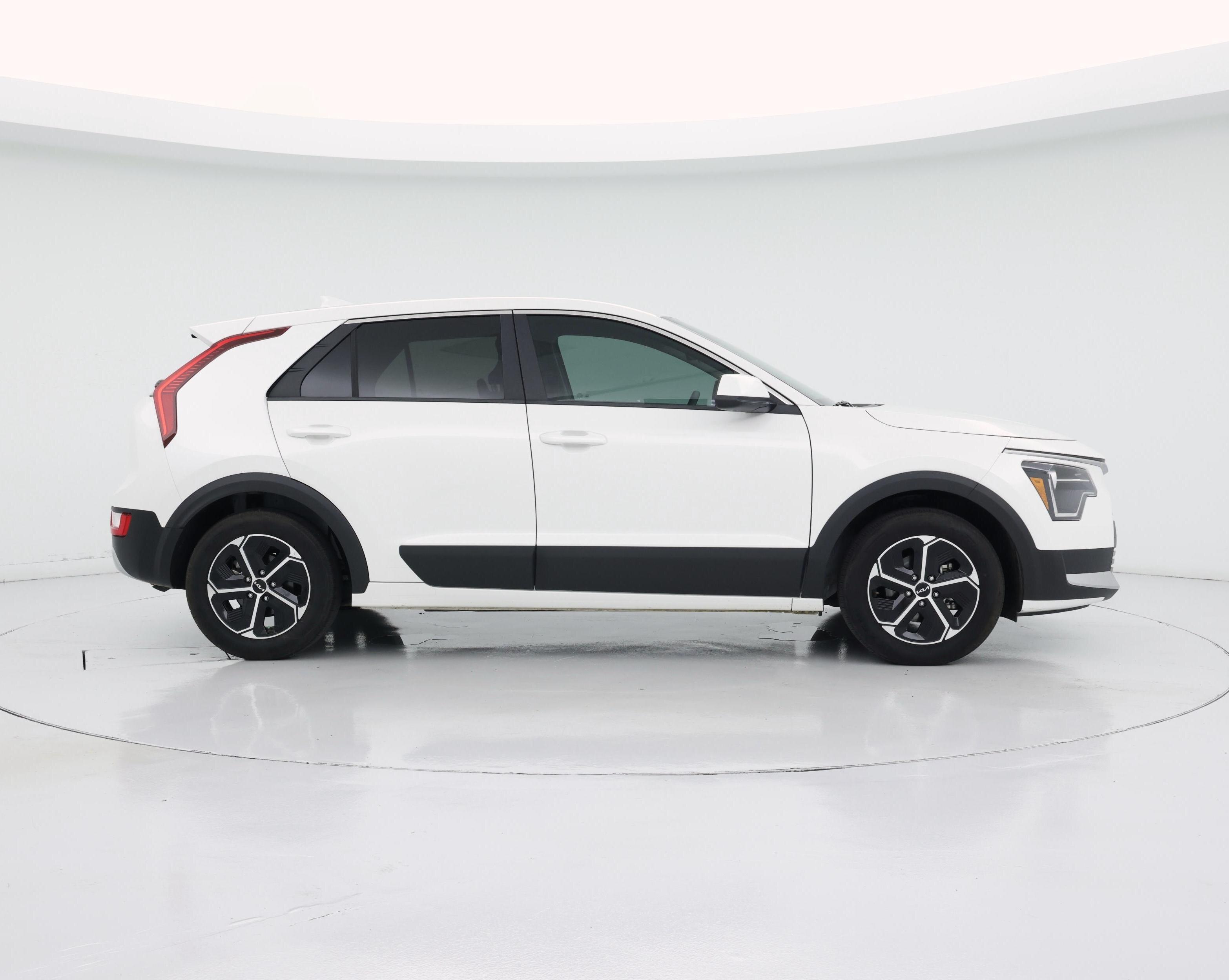 Thumbnail: 2025 Kia Niro - 7