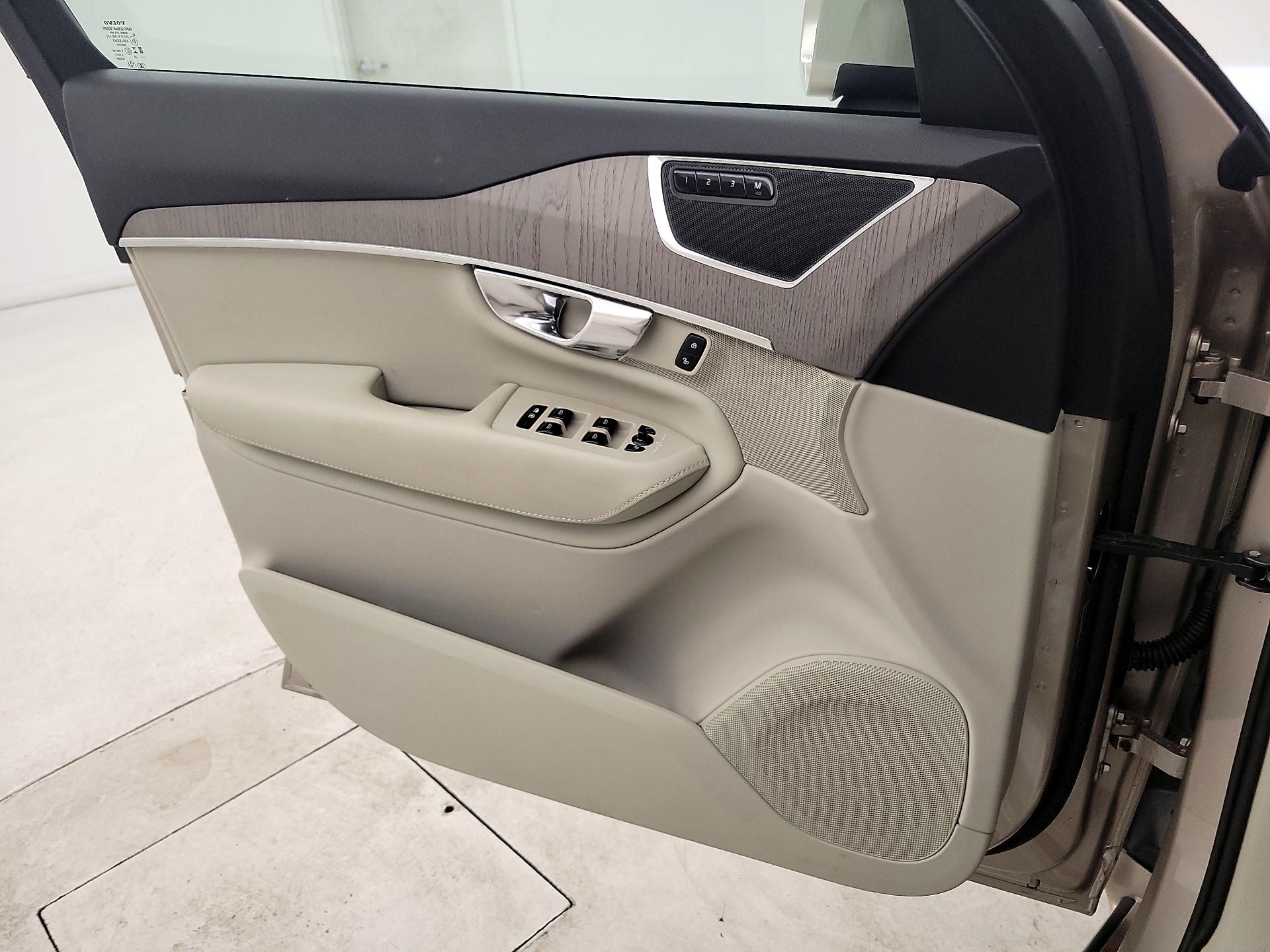 Thumbnail: 2025 Volvo XC90 - 10