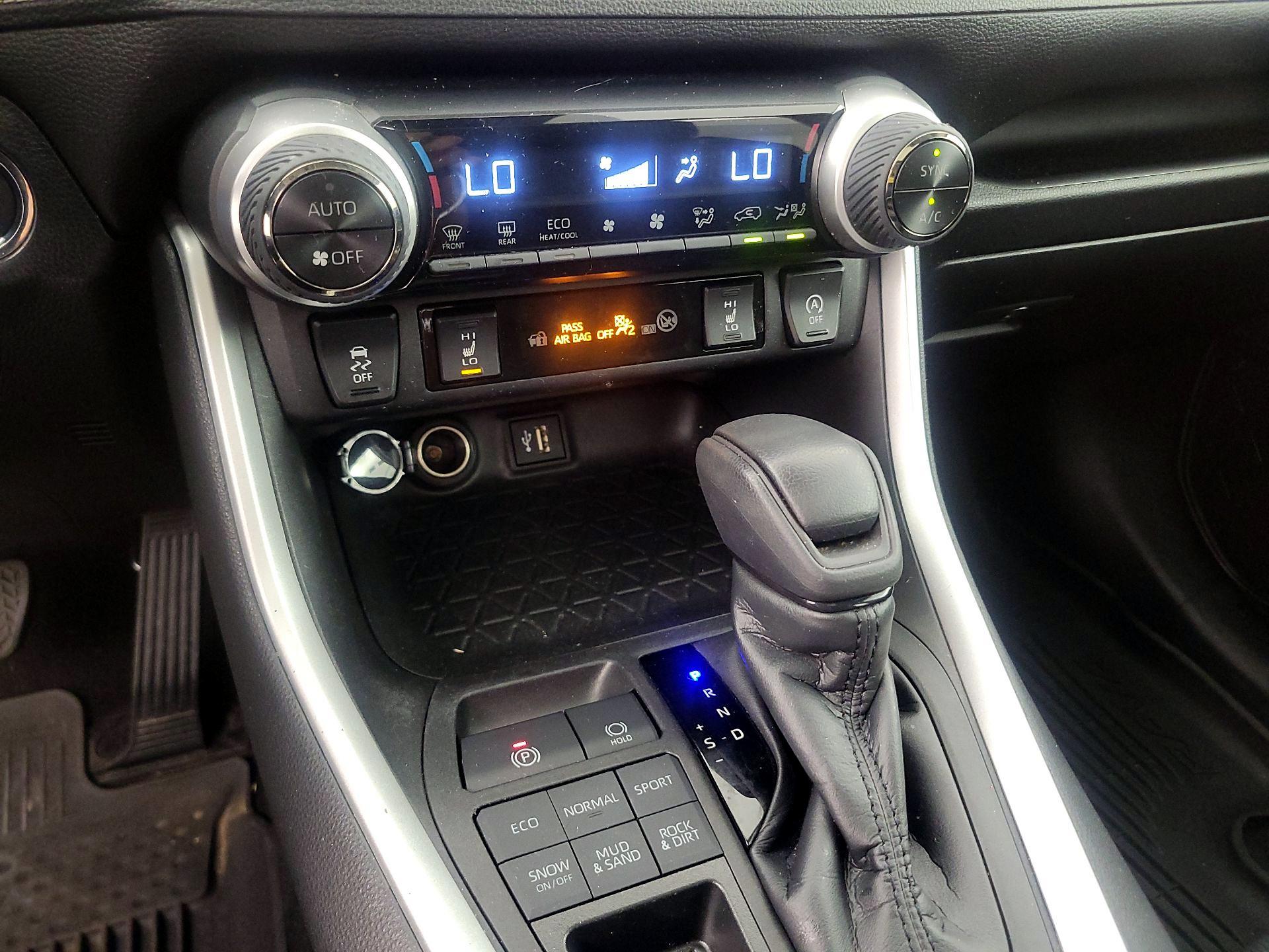 Thumbnail: 2023 Toyota RAV4 - 16