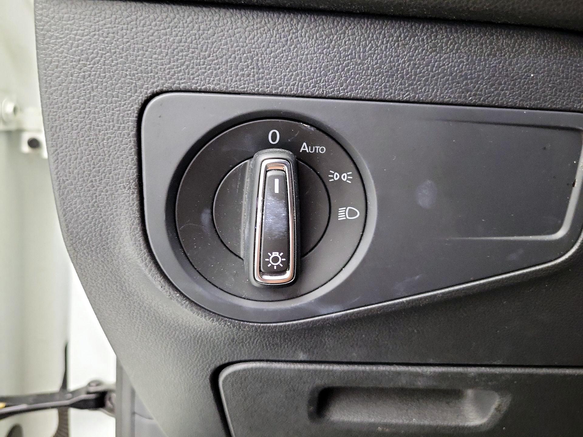 Thumbnail: 2021 Volkswagen Tiguan - 13