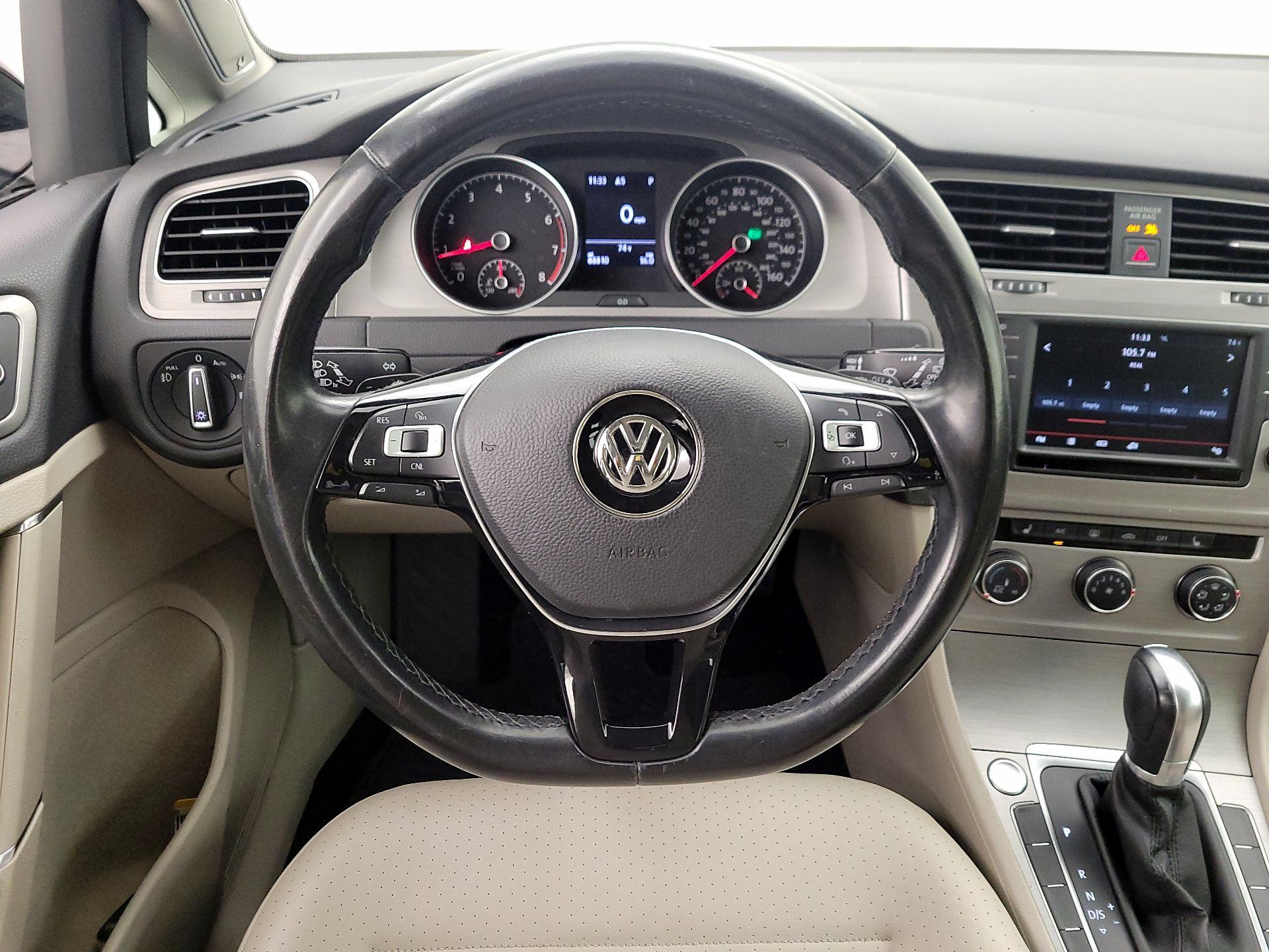 Thumbnail: 2016 Volkswagen Golf - 10