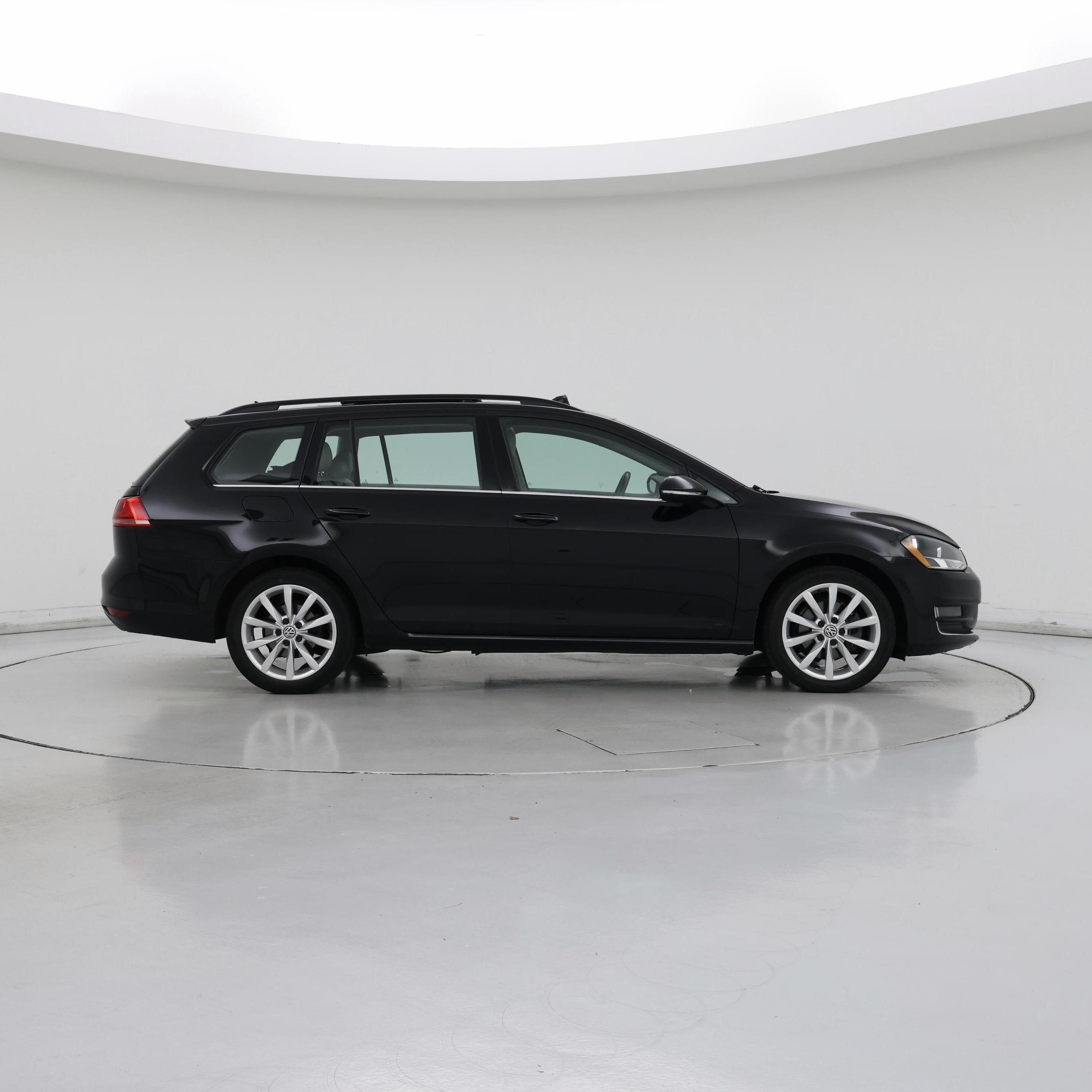 Thumbnail: 2016 Volkswagen Golf - 7