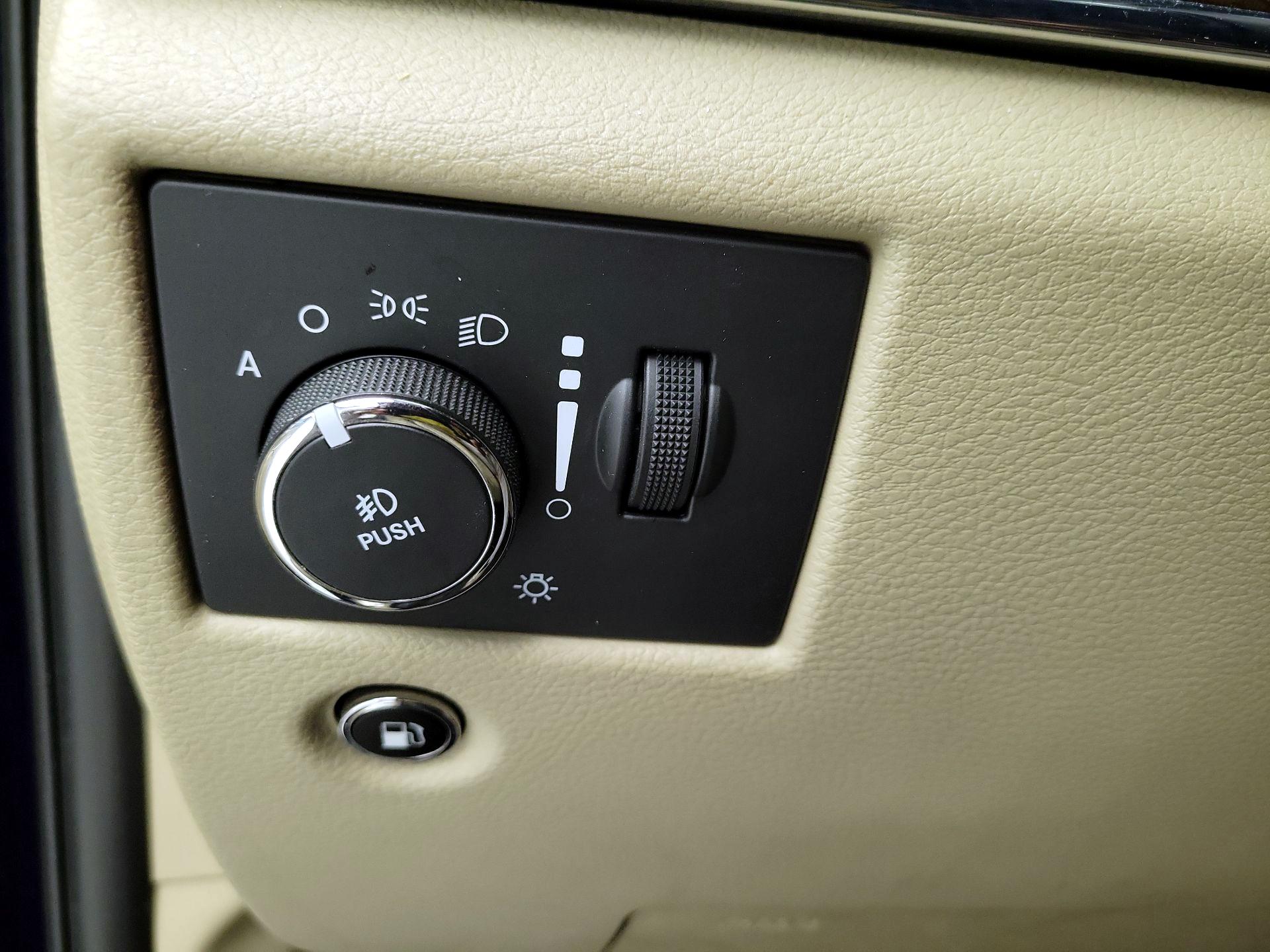 Thumbnail: 2015 Jeep Grand Cherokee - 13