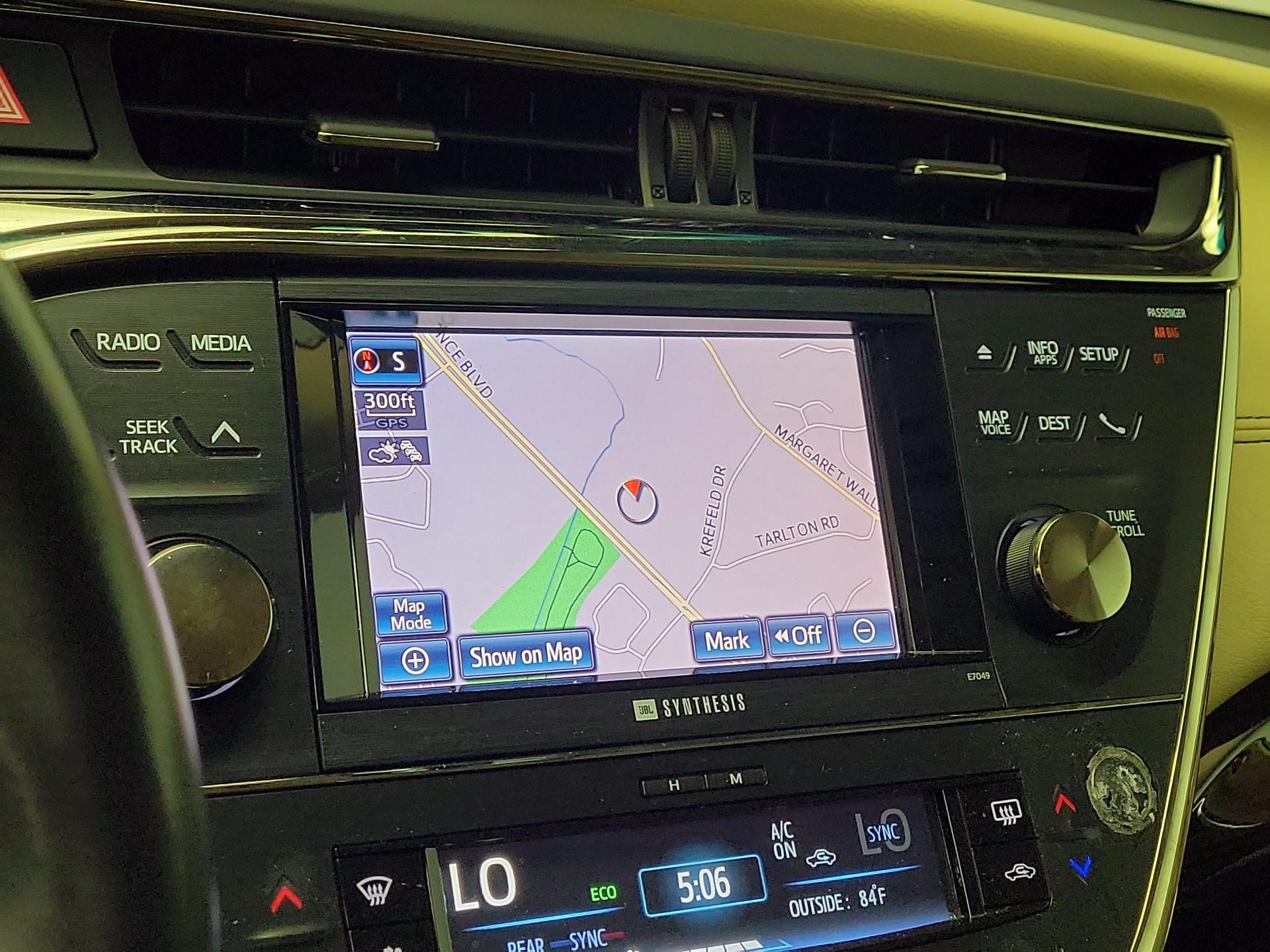 Thumbnail: 2014 Toyota Avalon - 16