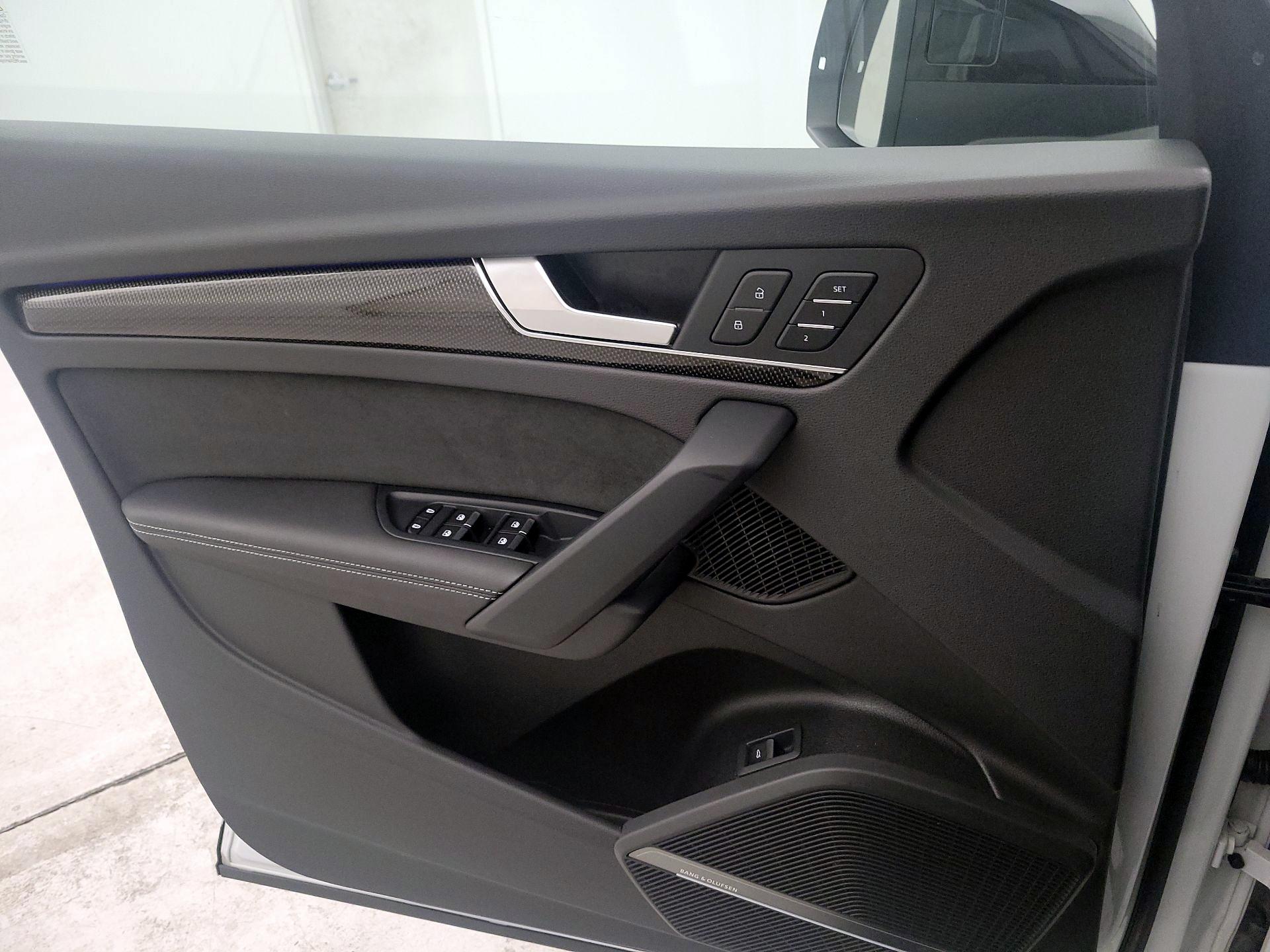Thumbnail: 2022 Audi SQ5 - 12
